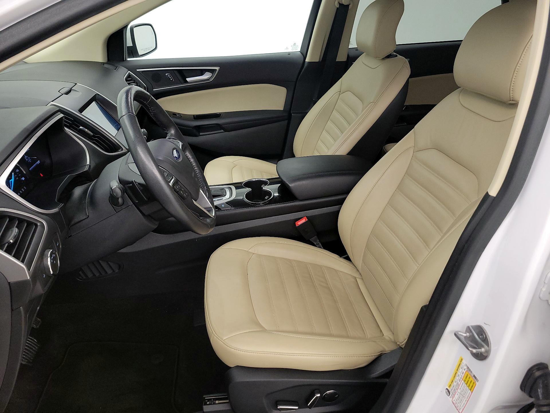 Thumbnail: 2016 Ford Edge - 11