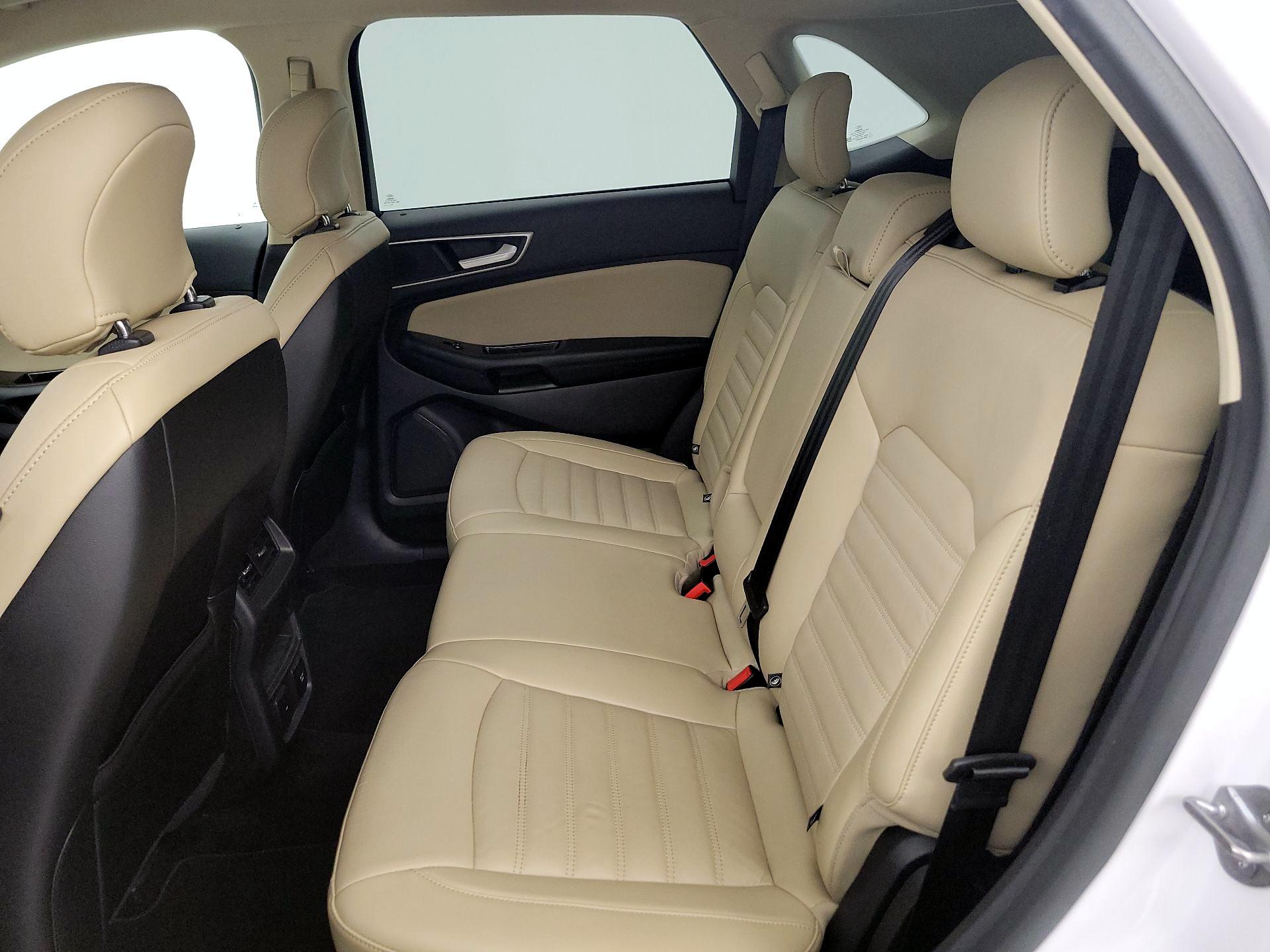 Thumbnail: 2016 Ford Edge - 20