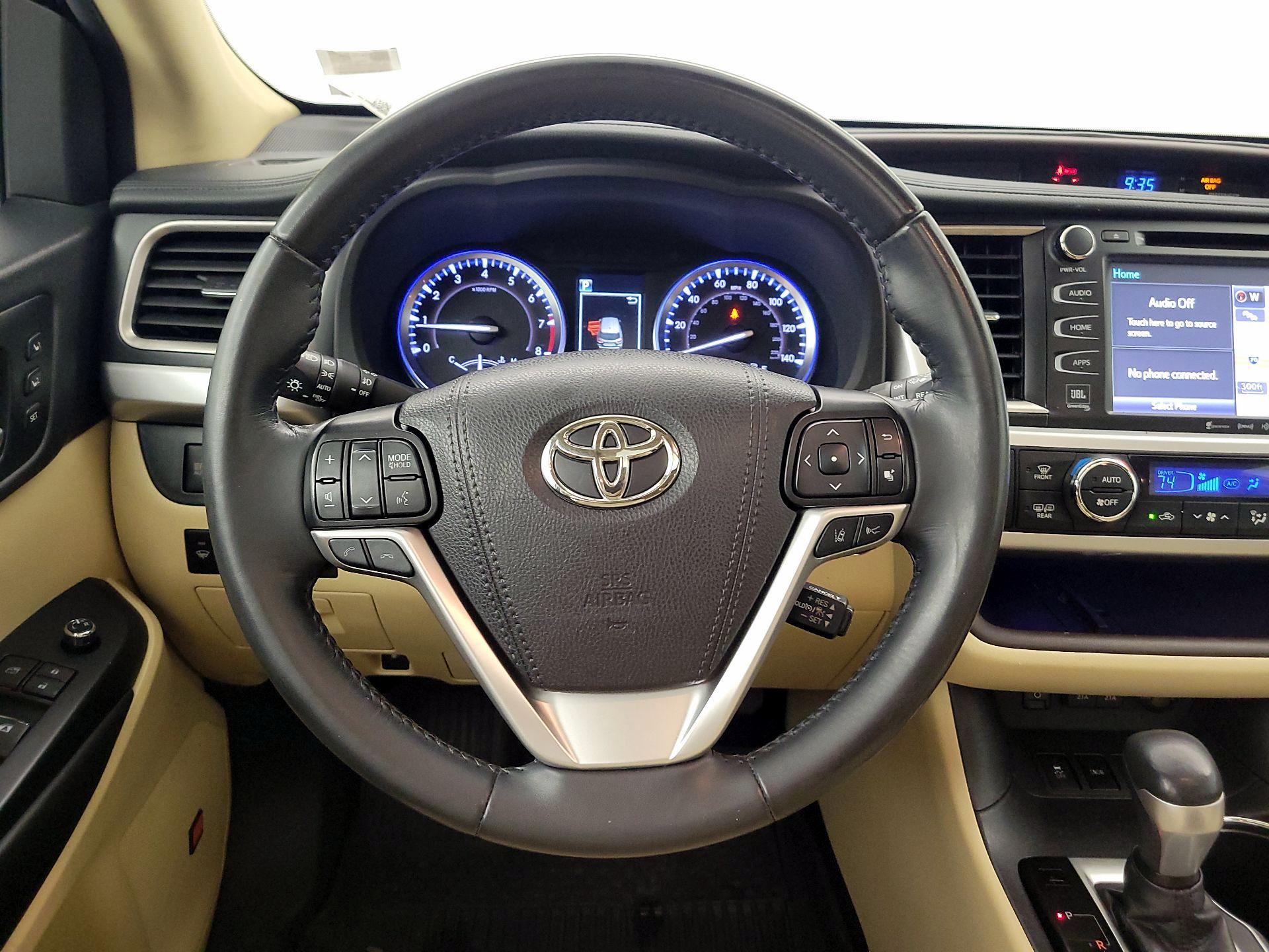 Thumbnail: 2019 Toyota Highlander - 10