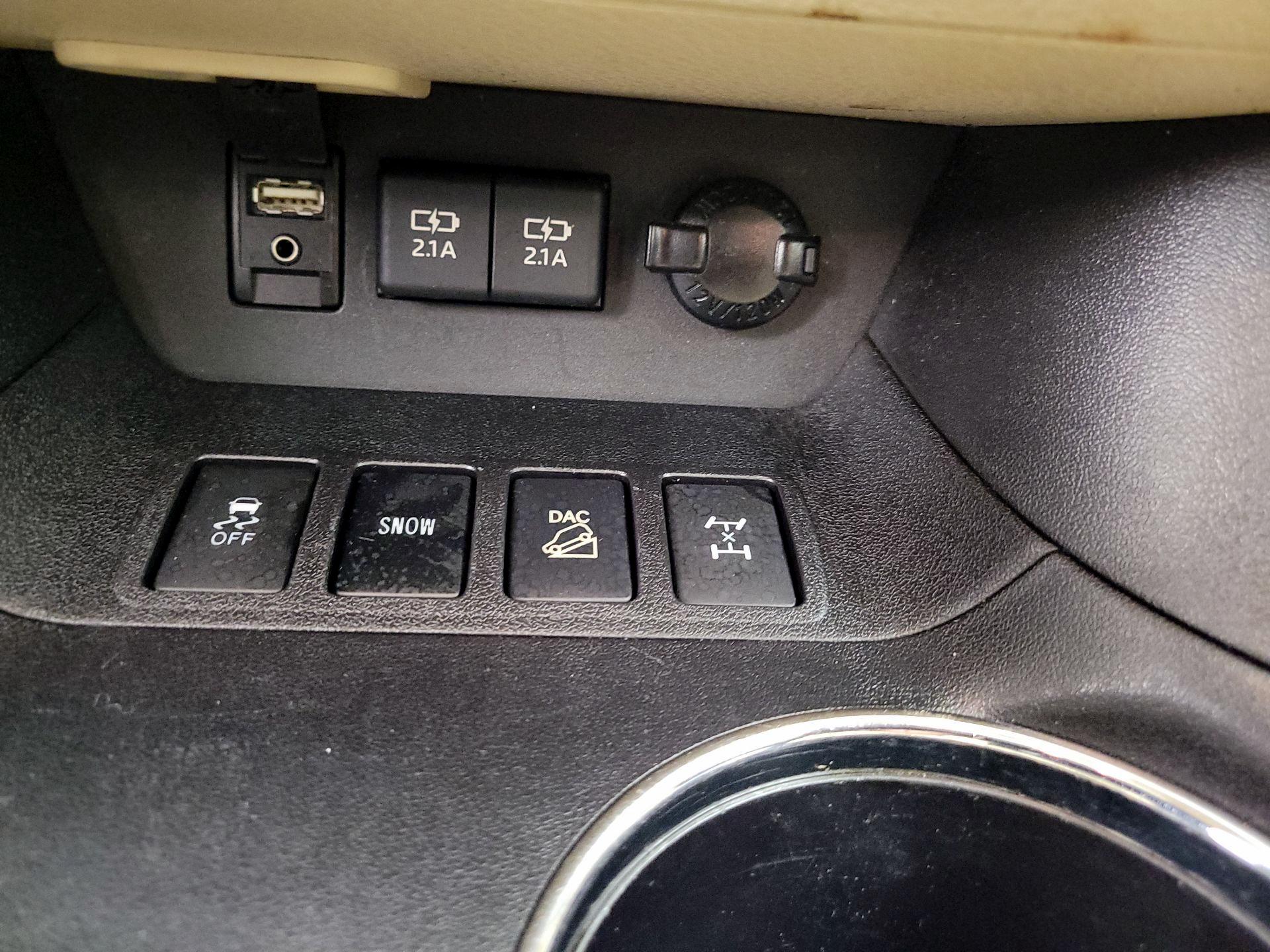 Thumbnail: 2019 Toyota Highlander - 18