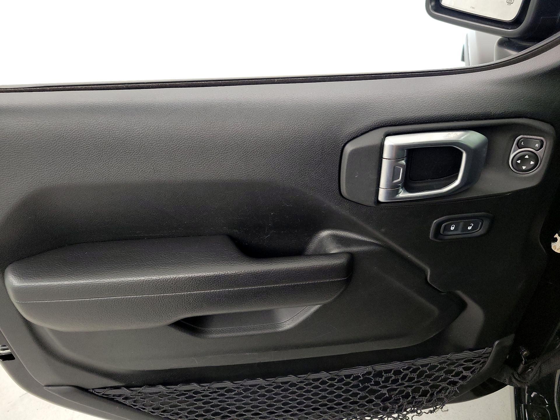 Thumbnail: 2023 Jeep Gladiator - 12