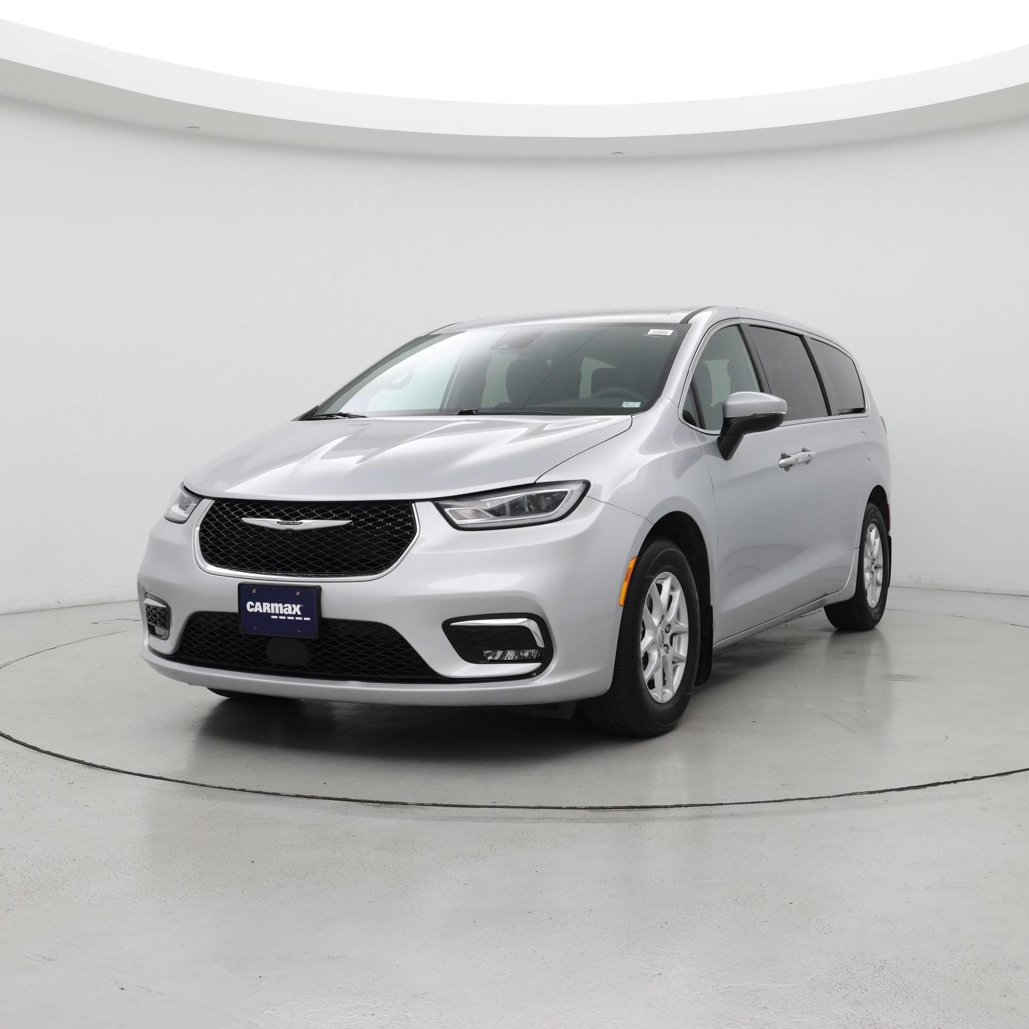 Thumbnail: 2023 Chrysler Pacifica - 4