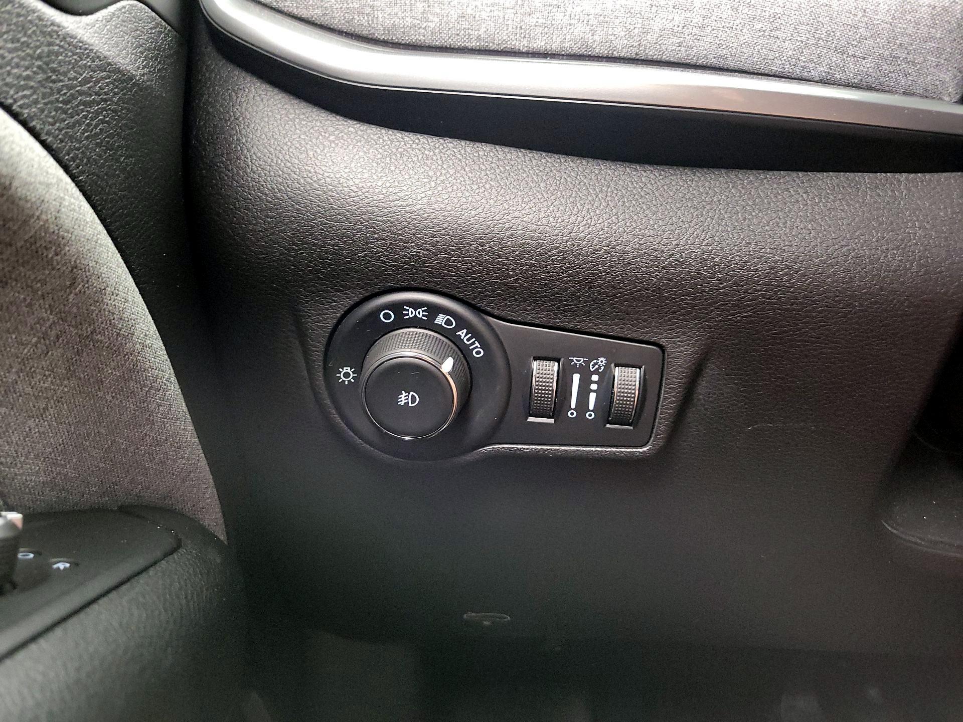 Thumbnail: 2022 Jeep Compass - 13