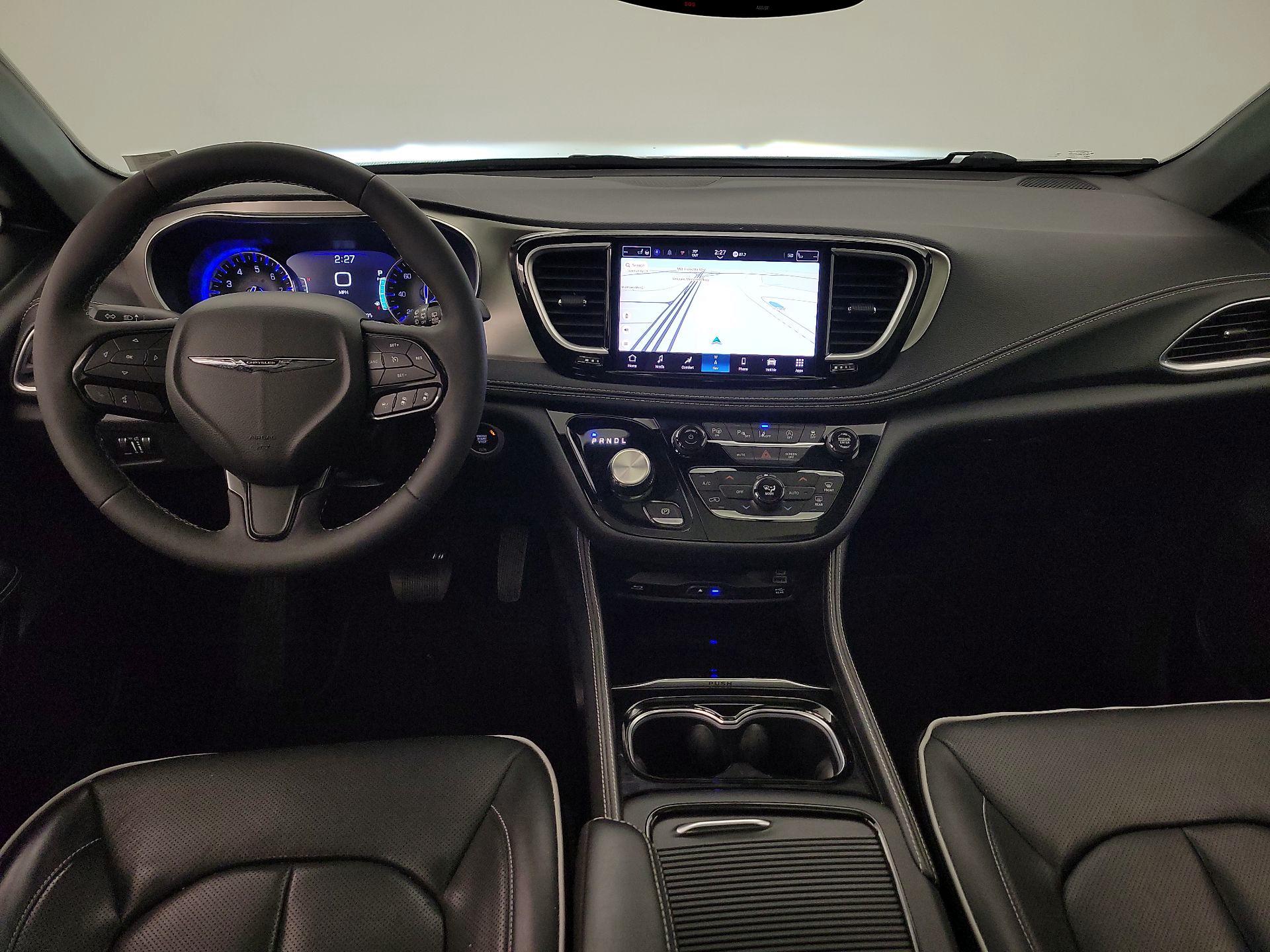 Thumbnail: 2023 Chrysler Pacifica - 9