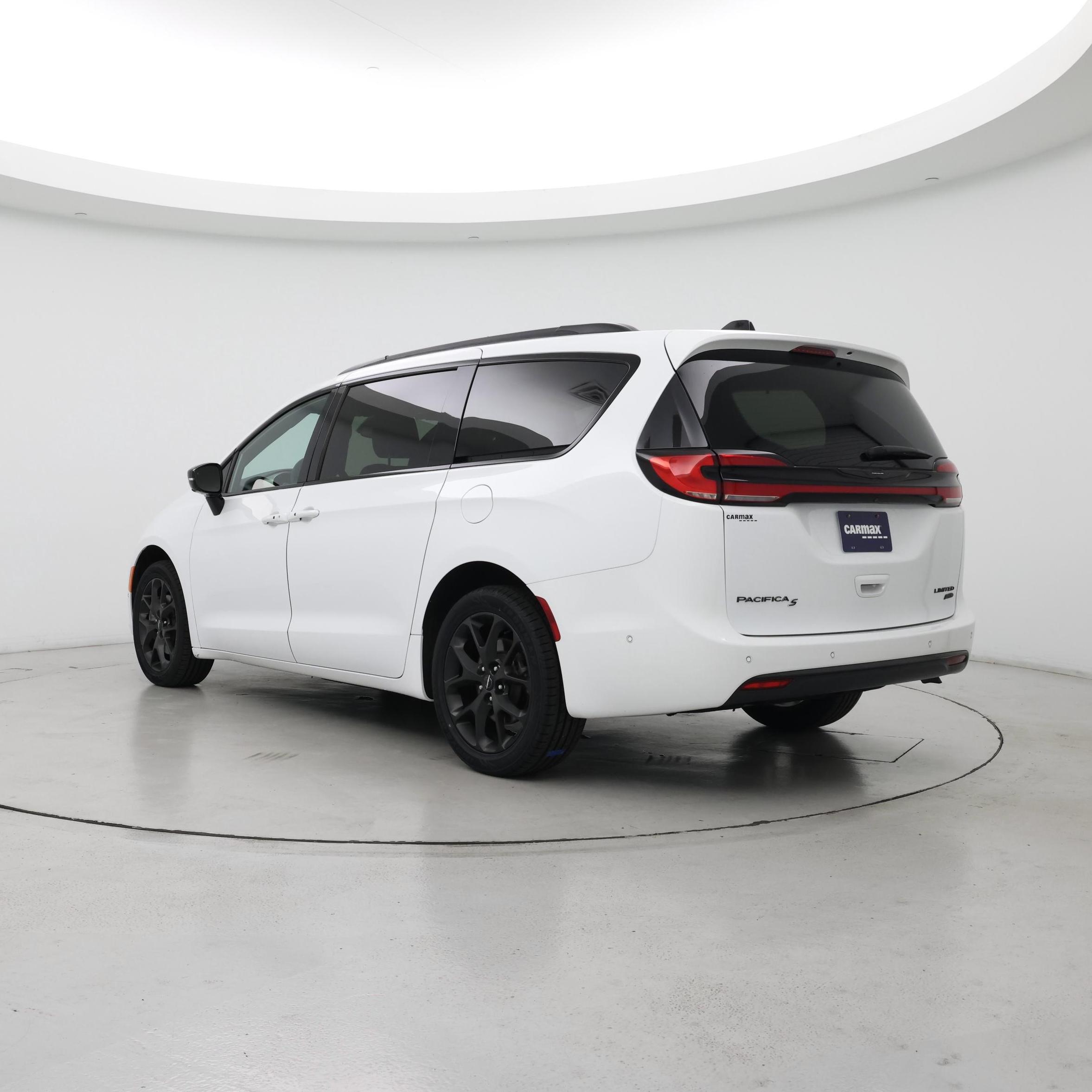 Thumbnail: 2023 Chrysler Pacifica - 2