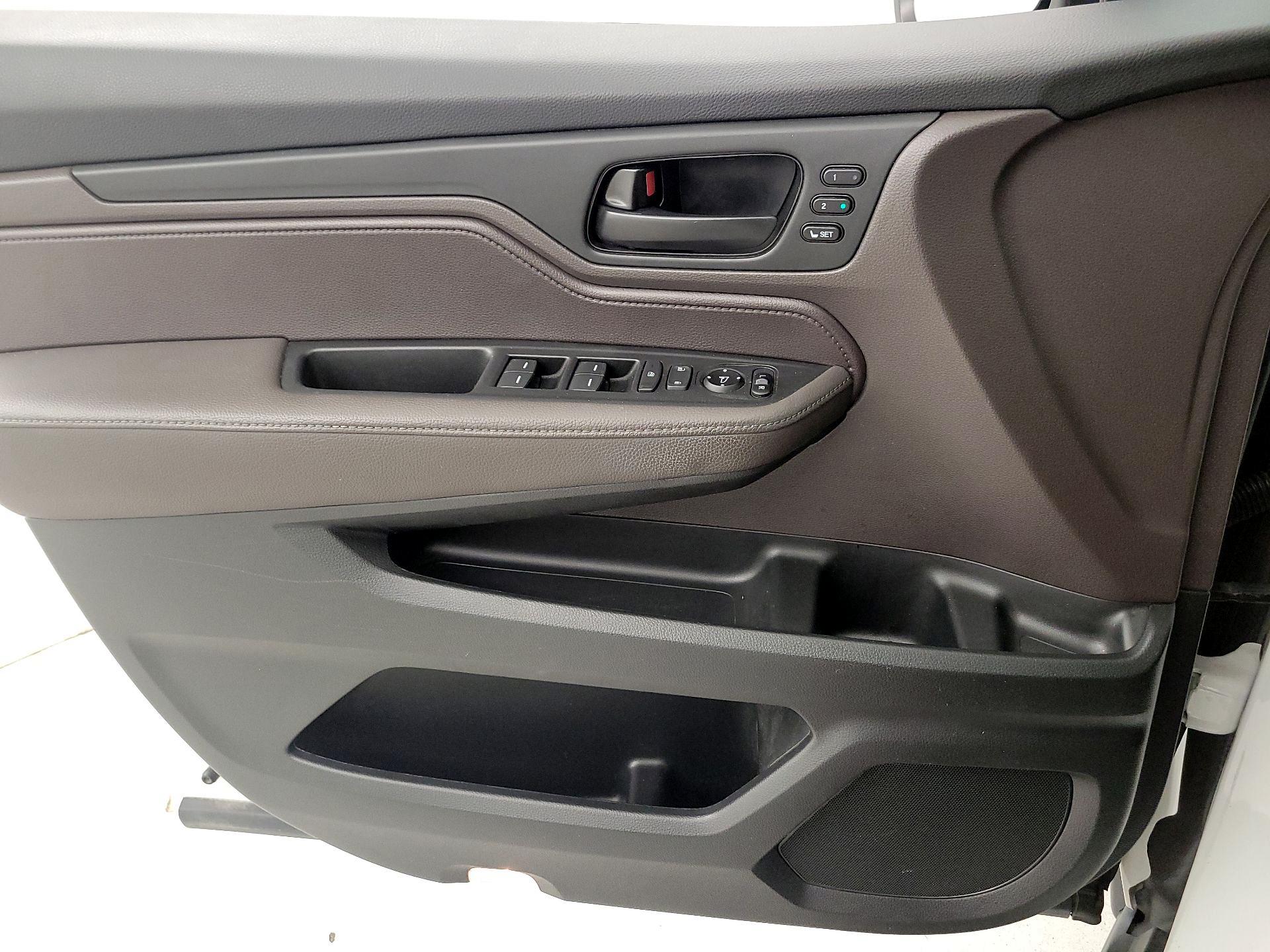 Thumbnail: 2020 Honda Odyssey - 12