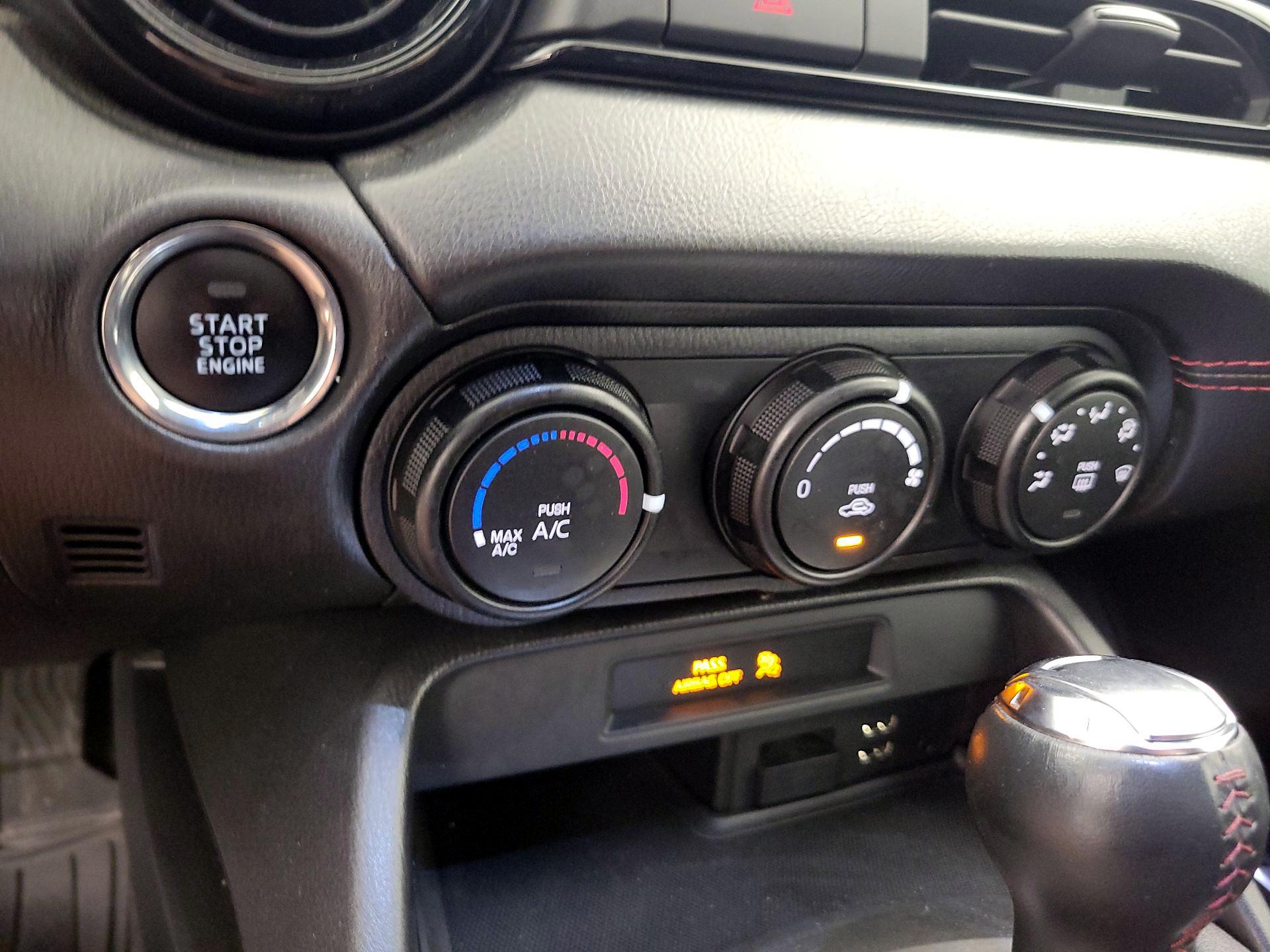 Thumbnail: 2016 Mazda MX-5 Miata - 16