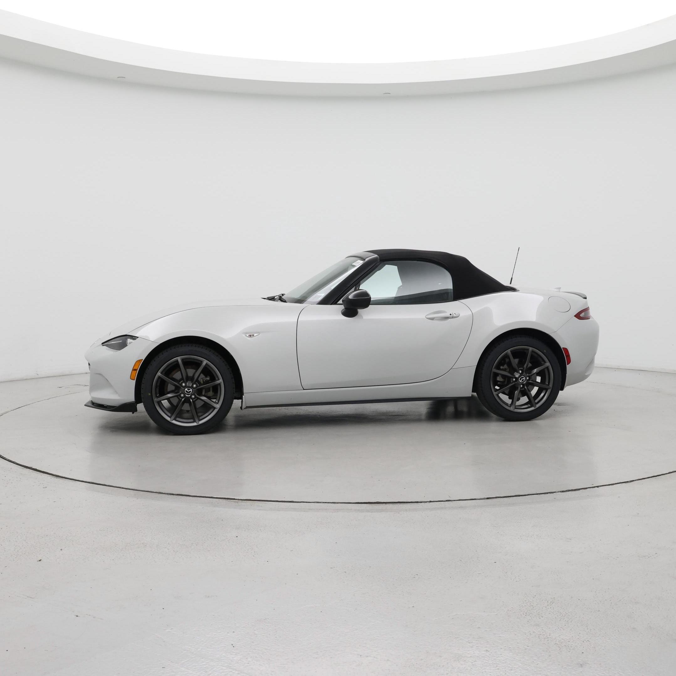 Thumbnail: 2016 Mazda MX-5 Miata - 3