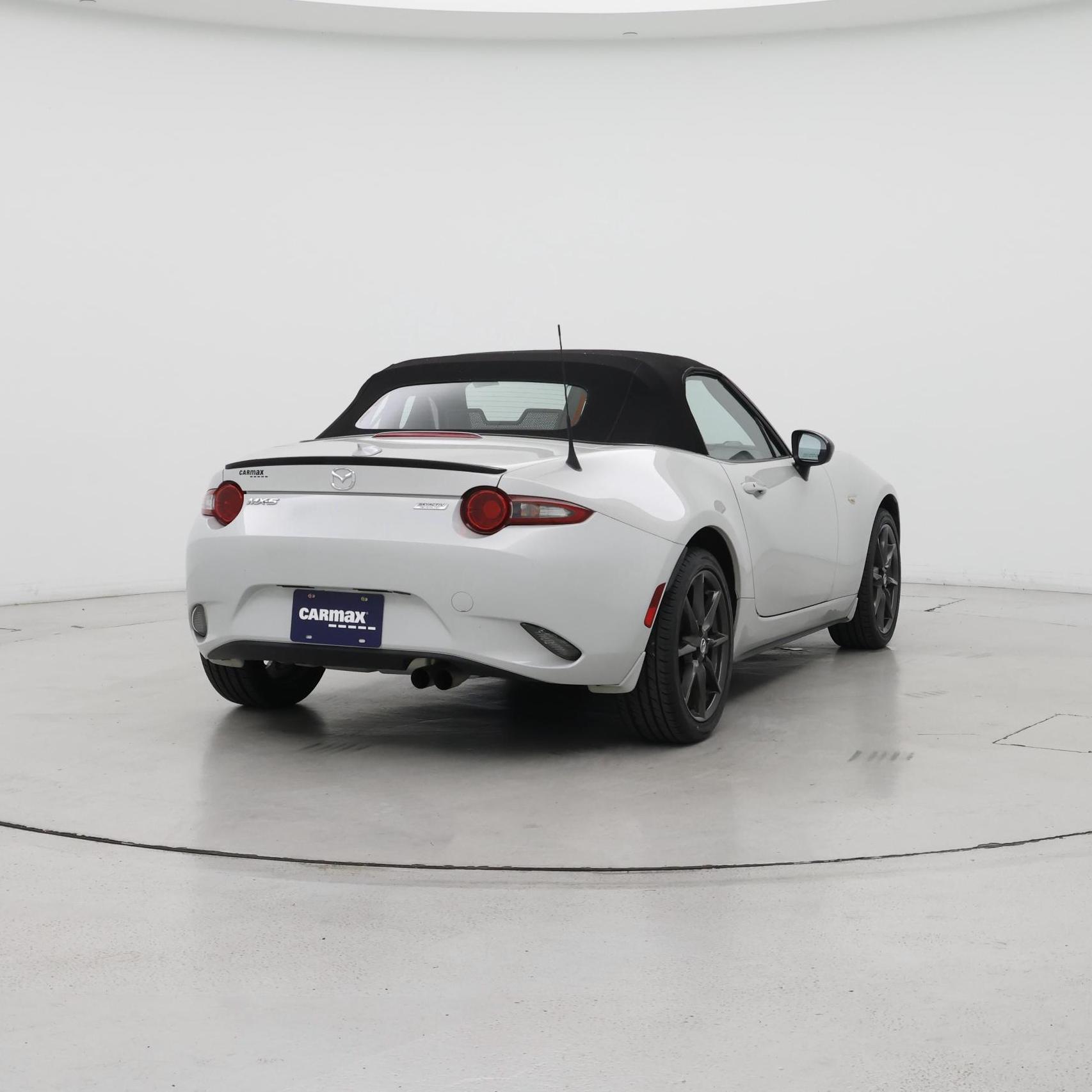 Thumbnail: 2016 Mazda MX-5 Miata - 8
