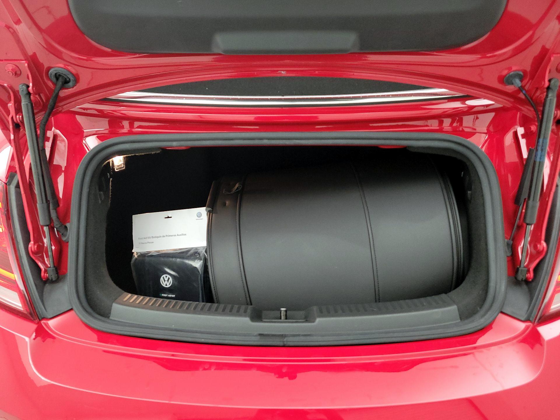 Thumbnail: 2019 Volkswagen Beetle - 20