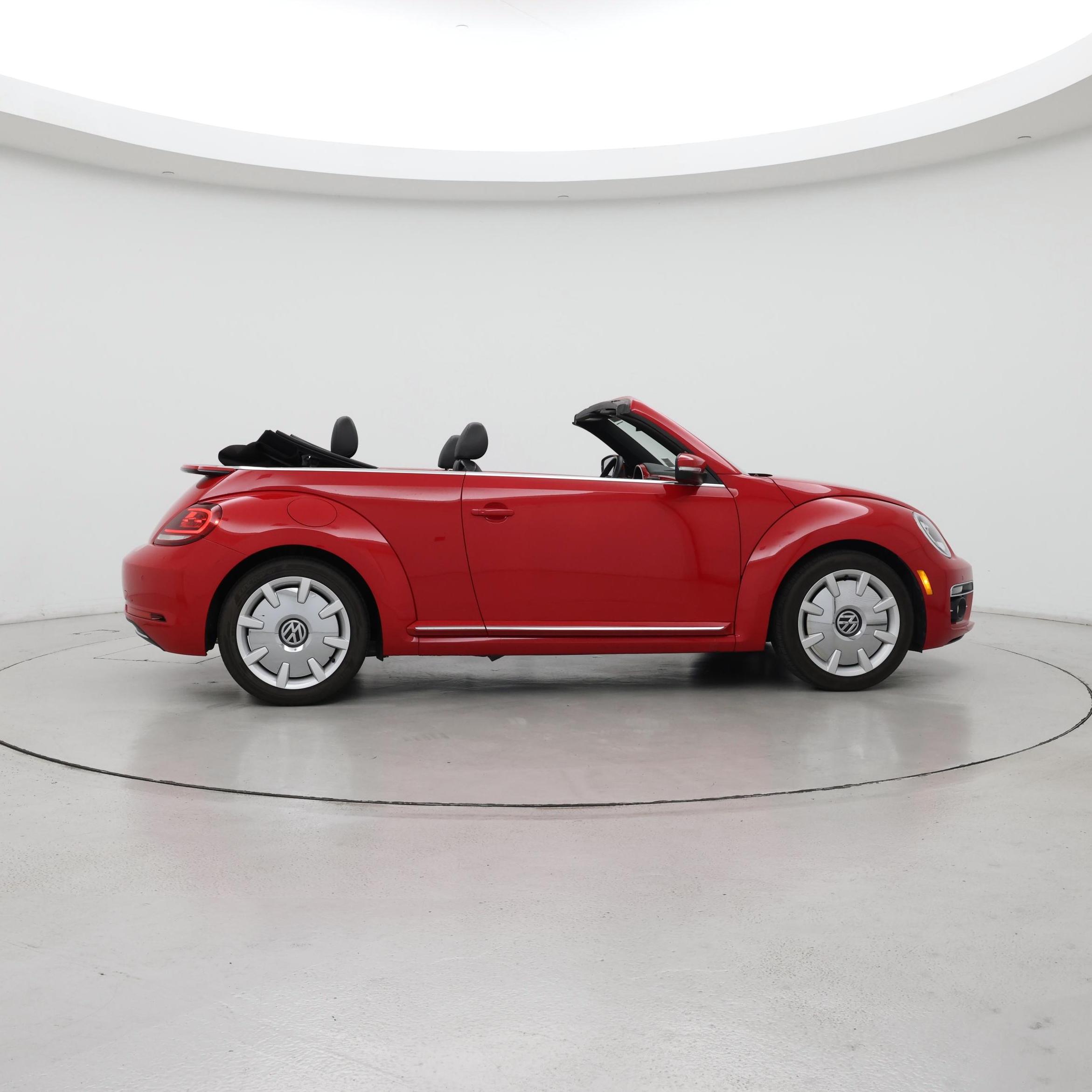 Thumbnail: 2019 Volkswagen Beetle - 7