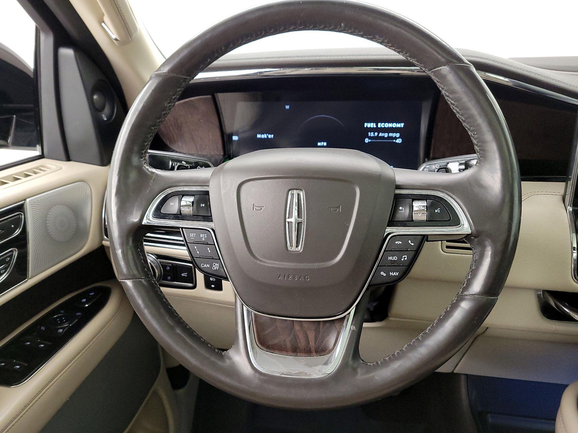 Thumbnail: 2020 Lincoln Navigator - 10