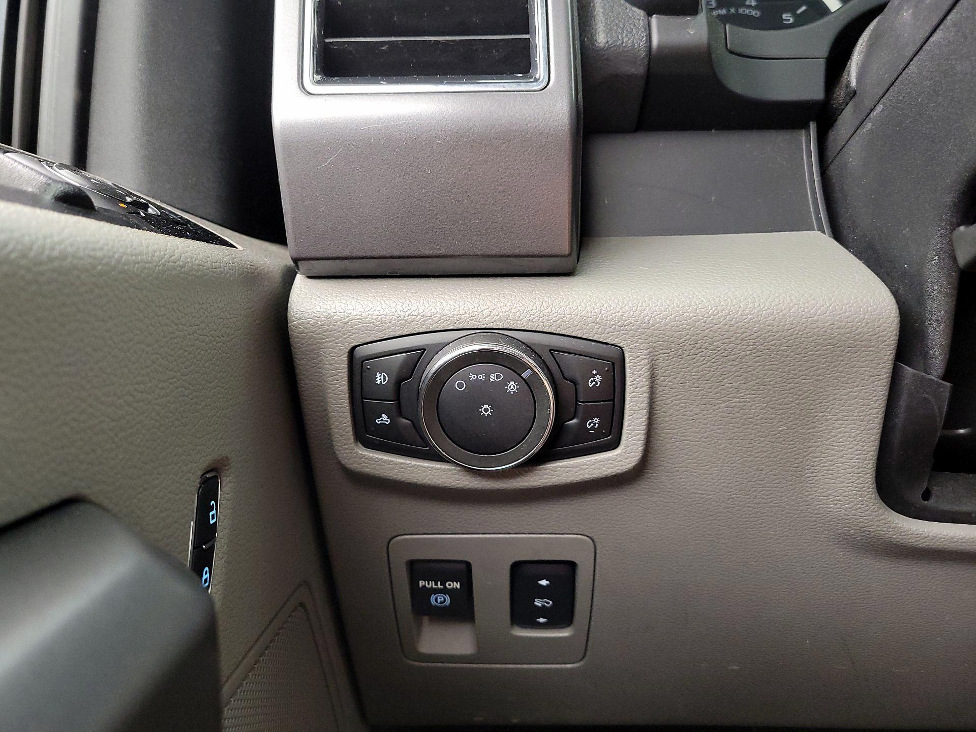 Thumbnail: 2017 Ford F-150 - 13