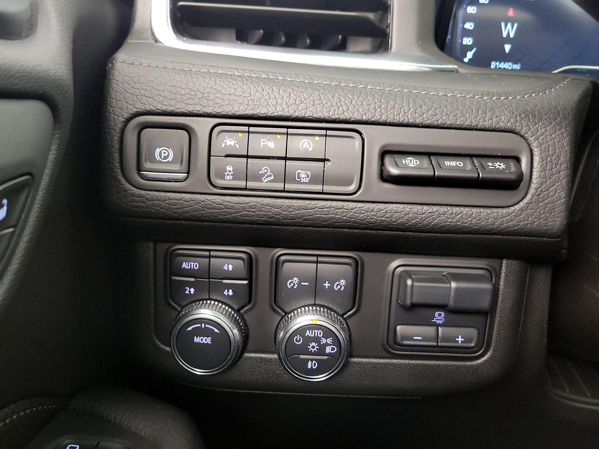Thumbnail: 2024 GMC Yukon XL - 13