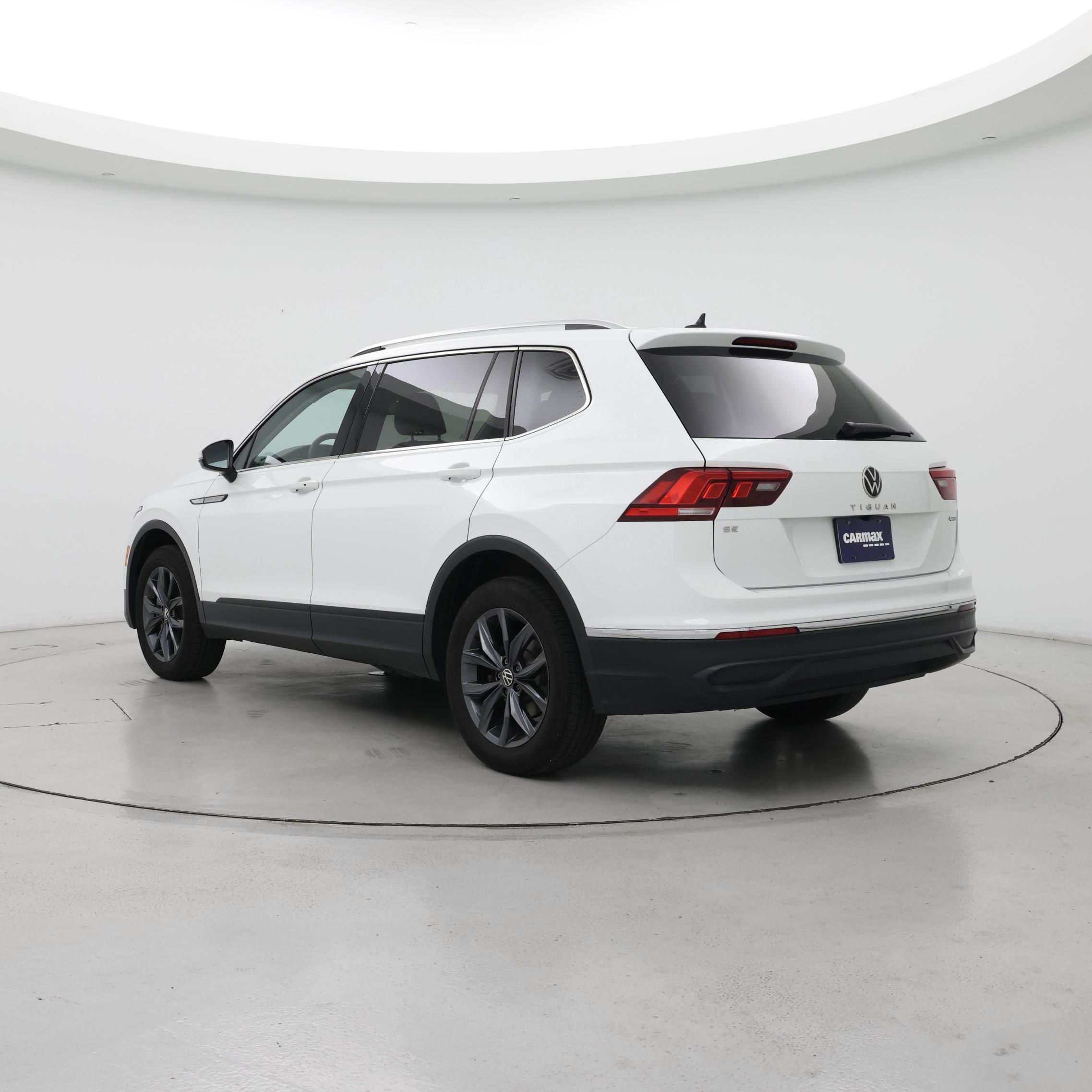 Thumbnail: 2022 Volkswagen Tiguan - 2