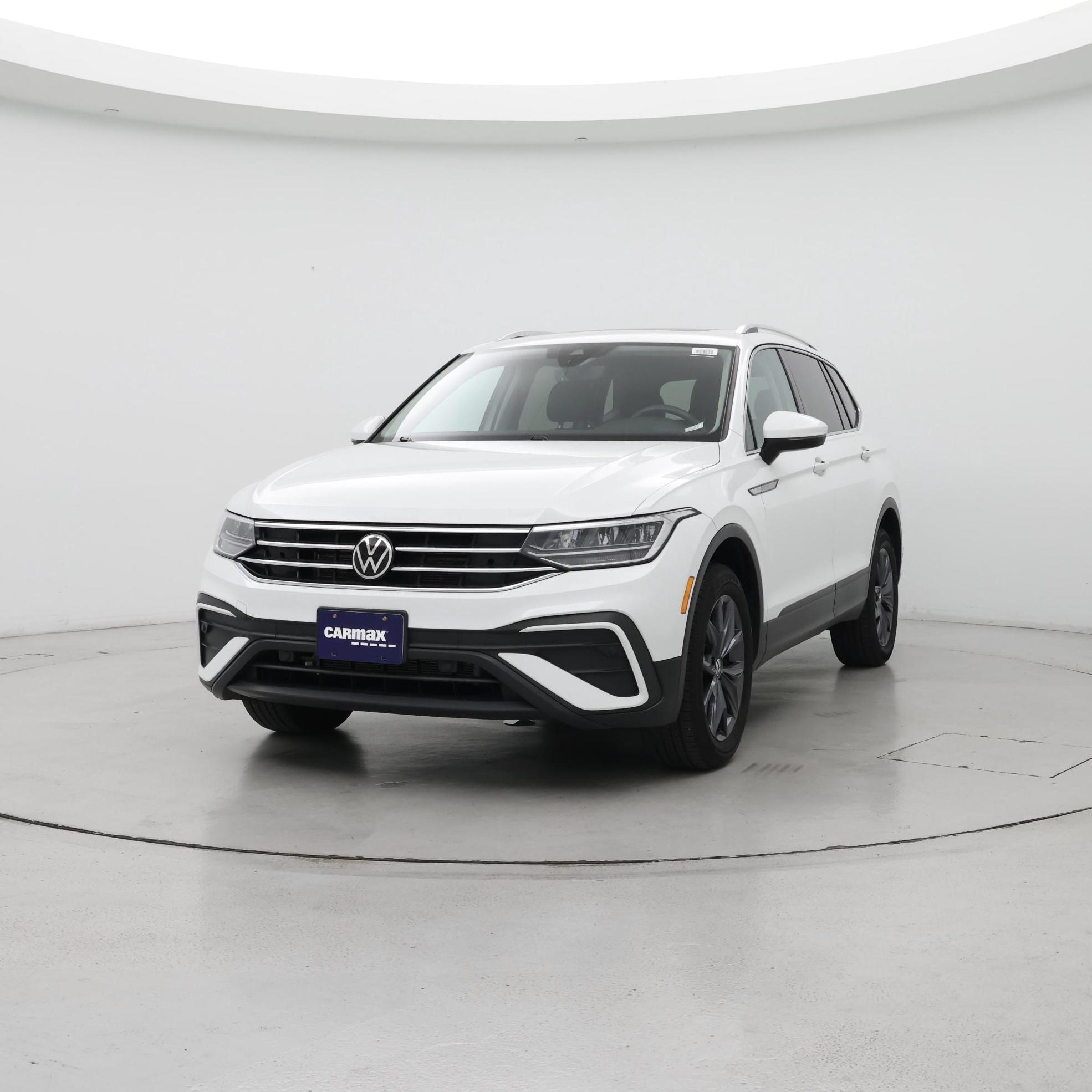 Thumbnail: 2022 Volkswagen Tiguan - 4