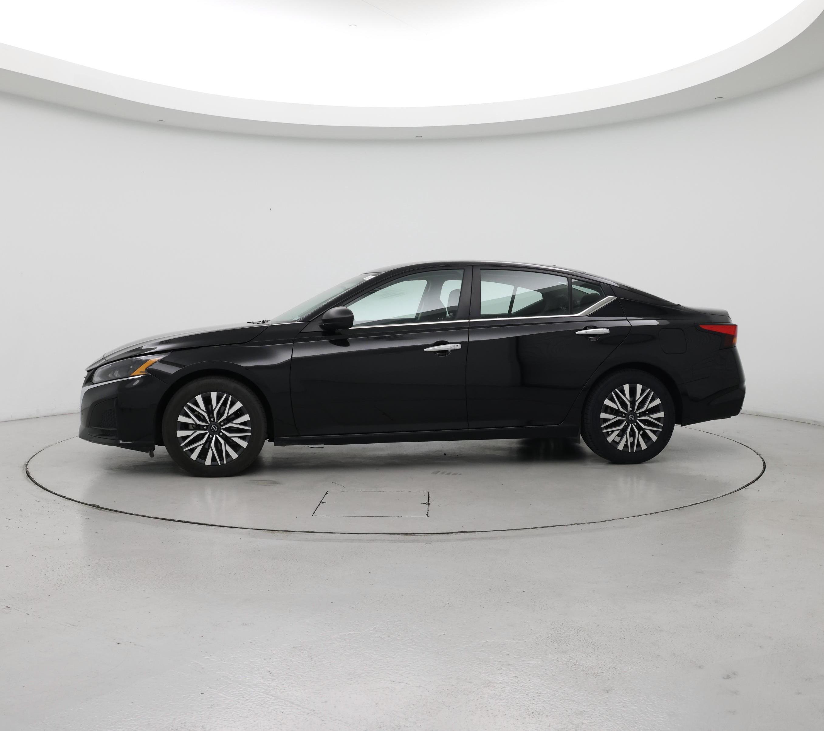 Thumbnail: 2024 Nissan Altima - 3