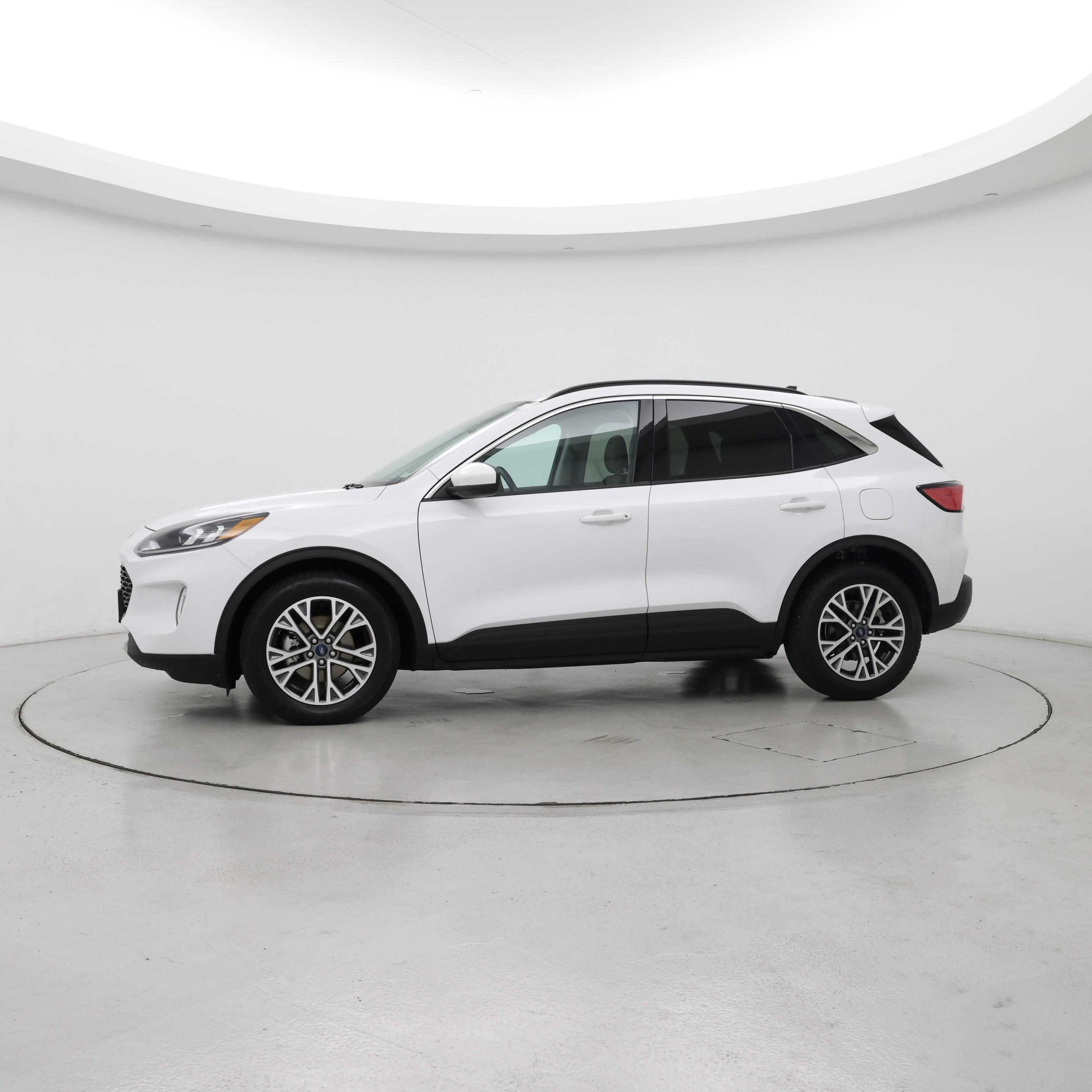 Thumbnail: 2021 Ford Escape - 3