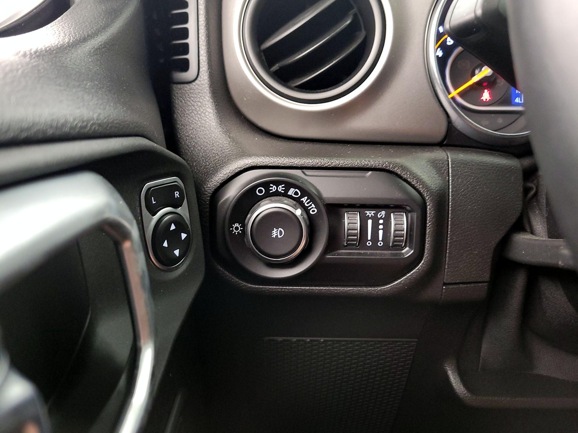 Thumbnail: 2020 Jeep Wrangler - 13
