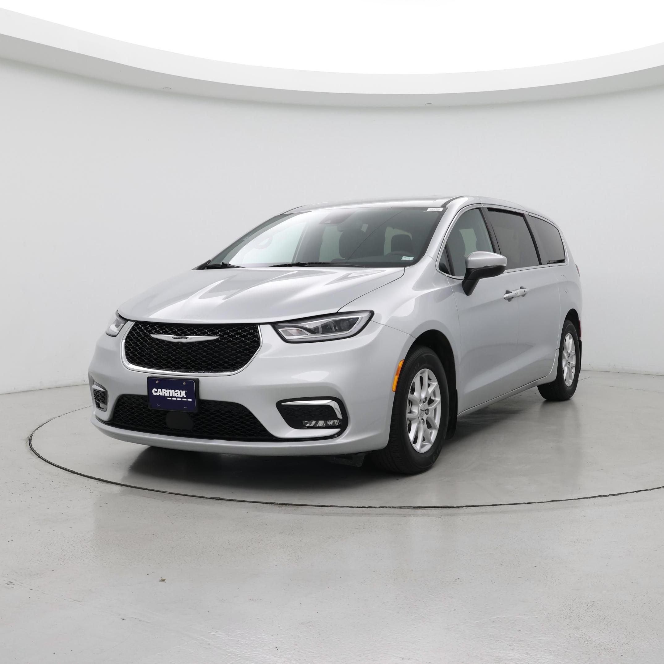Thumbnail: 2023 Chrysler Pacifica - 4