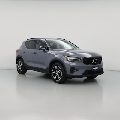 2023 Volvo XC40 B5 Plus Dark Theme