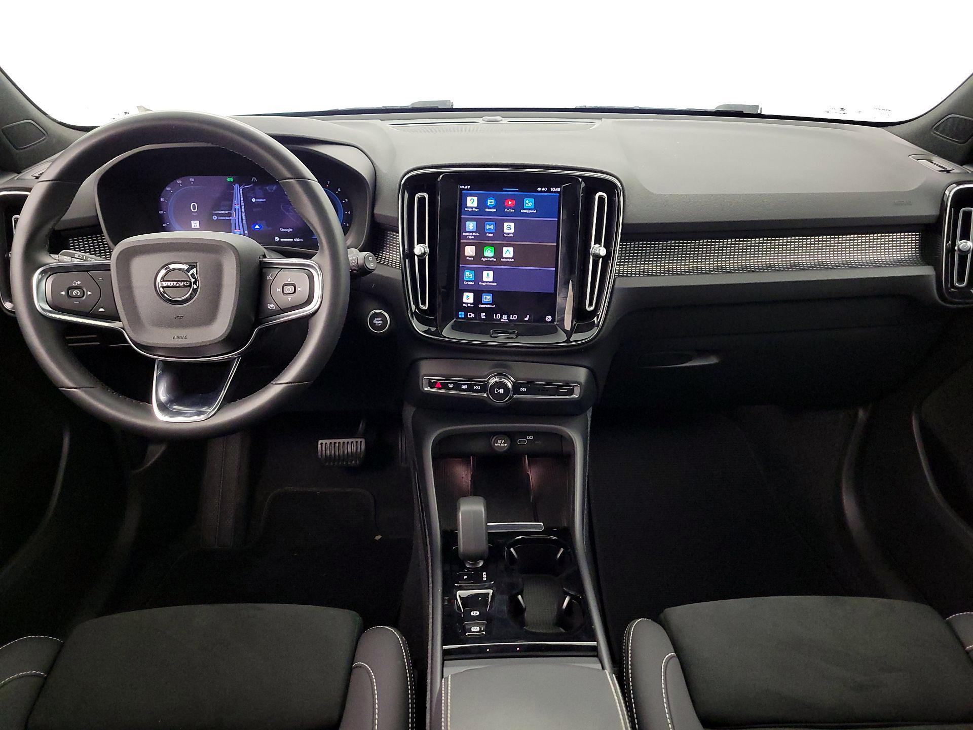 Thumbnail: 2023 Volvo XC40 - 9