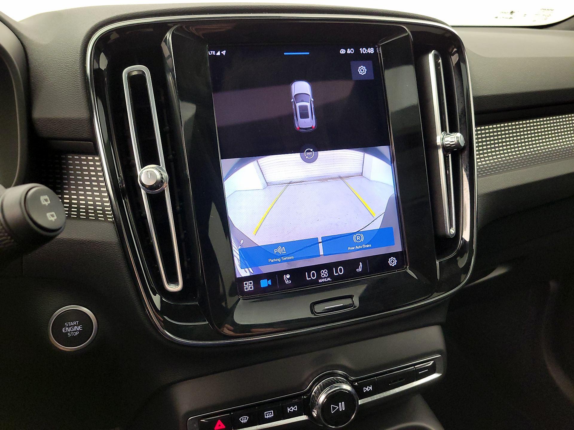Thumbnail: 2023 Volvo XC40 - 14