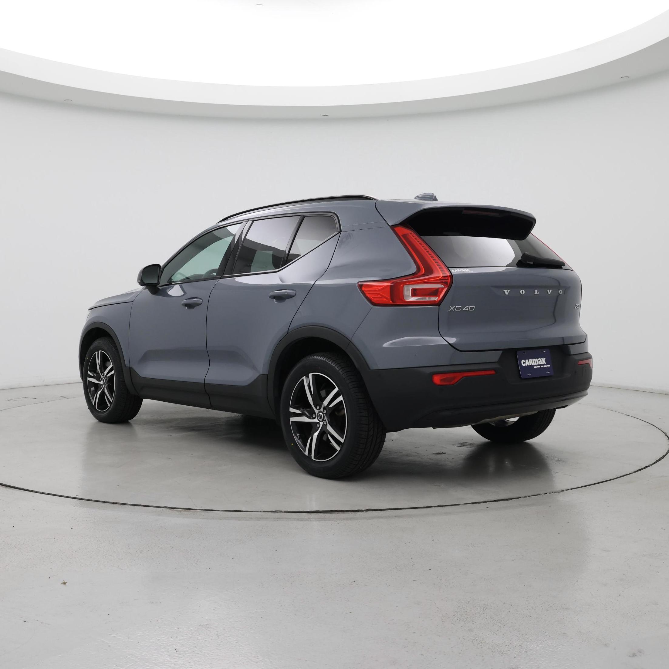 Thumbnail: 2023 Volvo XC40 - 2