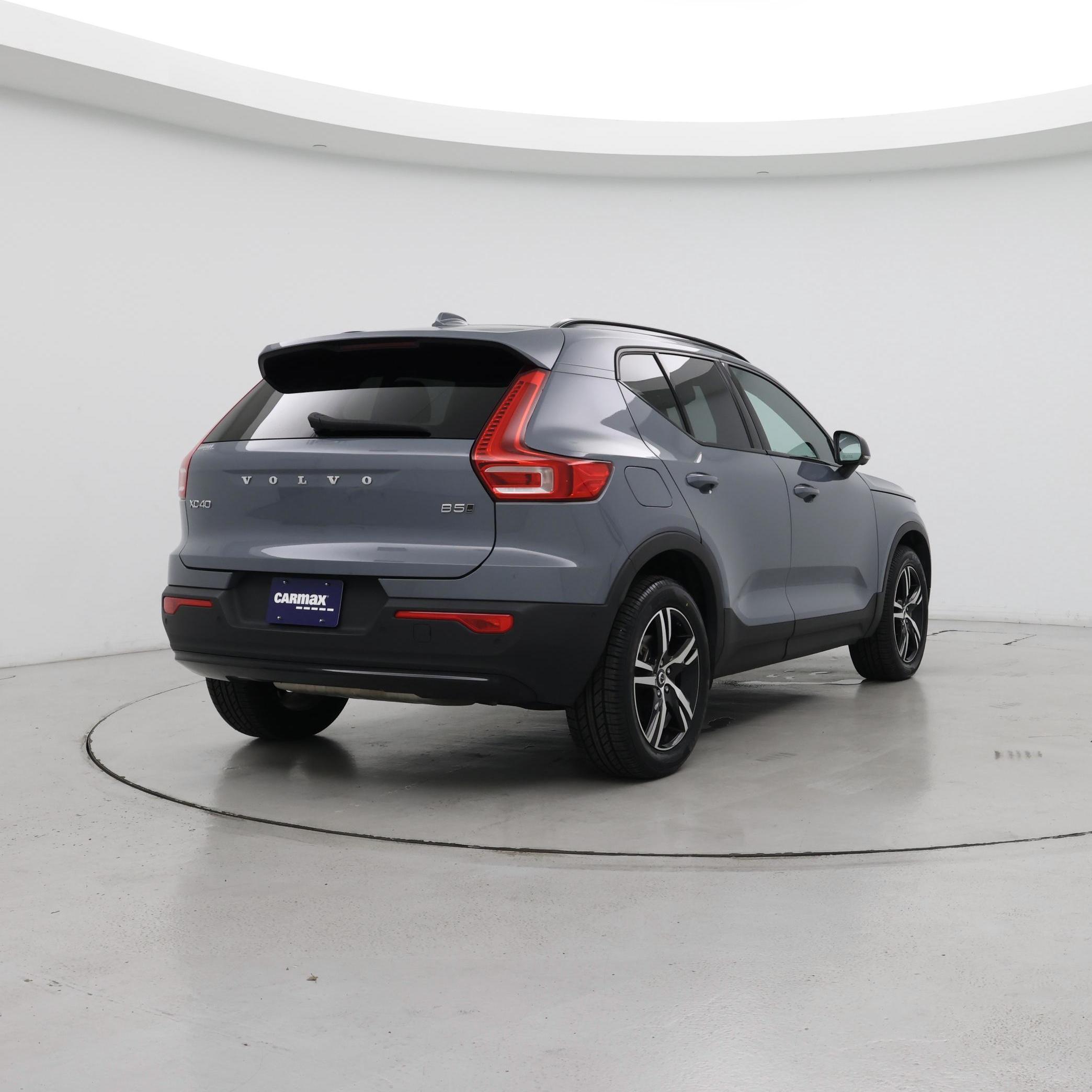 Thumbnail: 2023 Volvo XC40 - 8