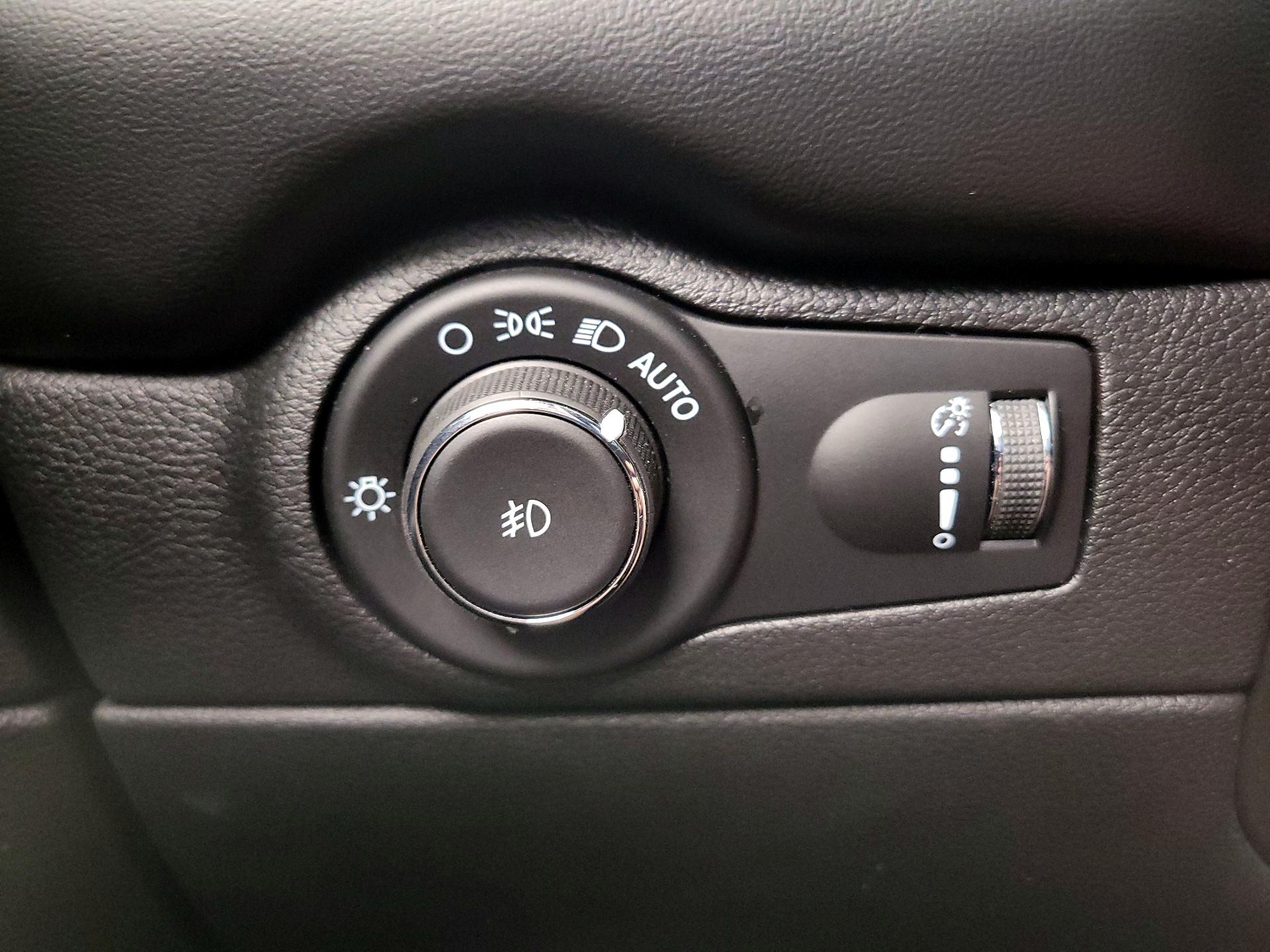 Thumbnail: 2021 Dodge Durango - 13
