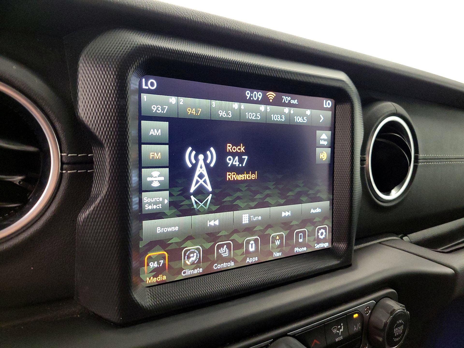Thumbnail: 2022 Jeep Wrangler - 16