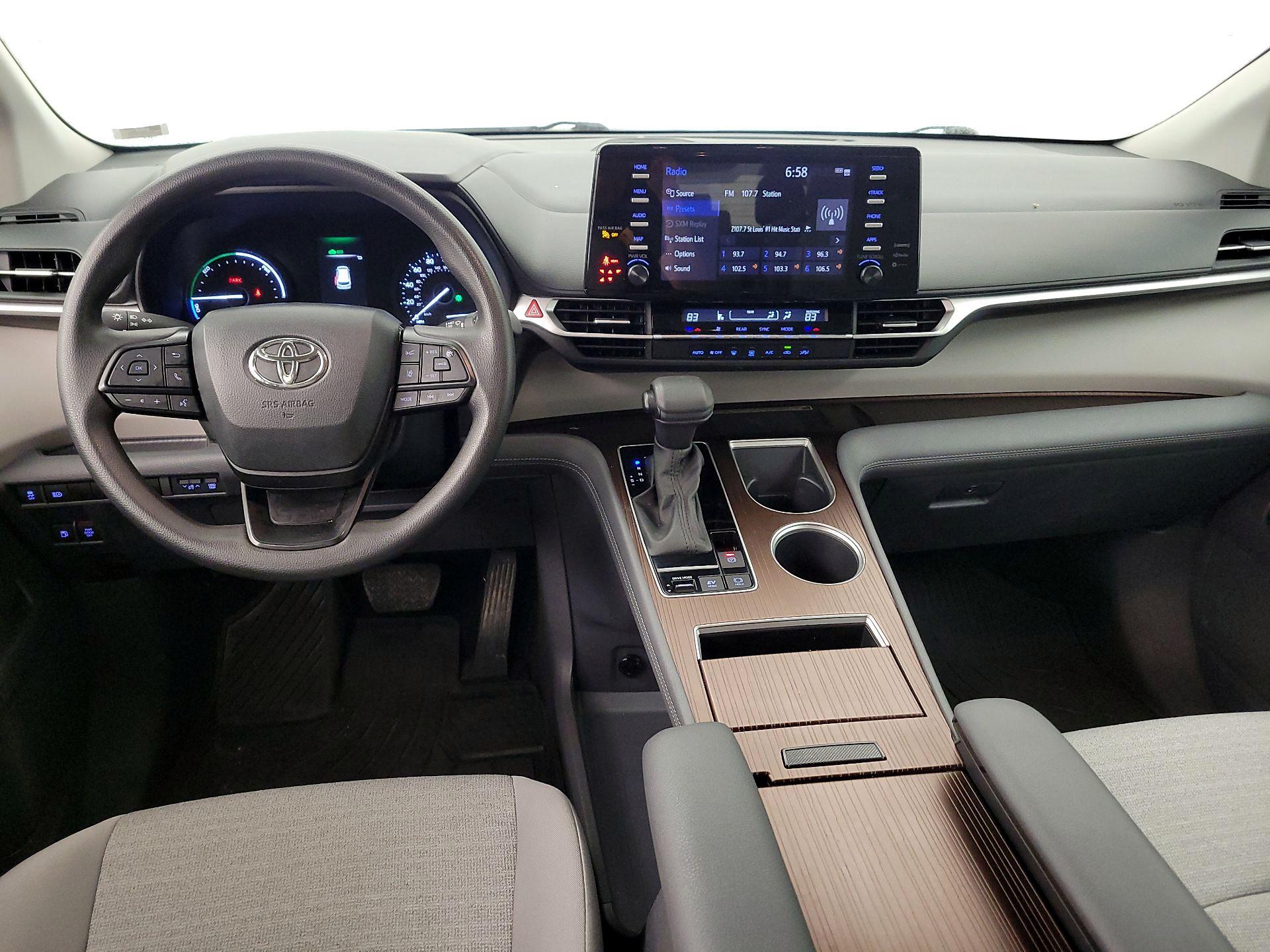 Thumbnail: 2023 Toyota Sienna - 9