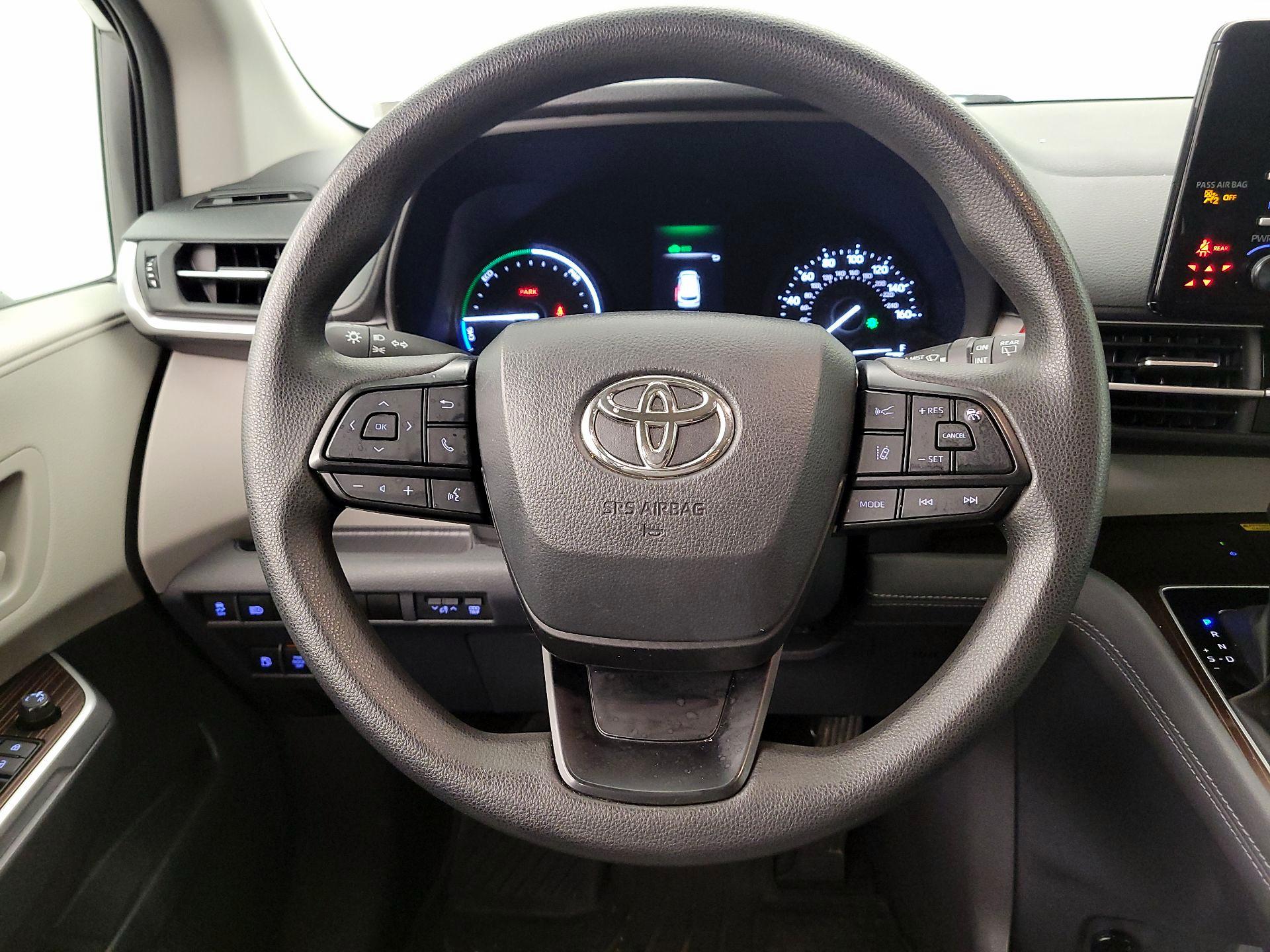 Thumbnail: 2023 Toyota Sienna - 10
