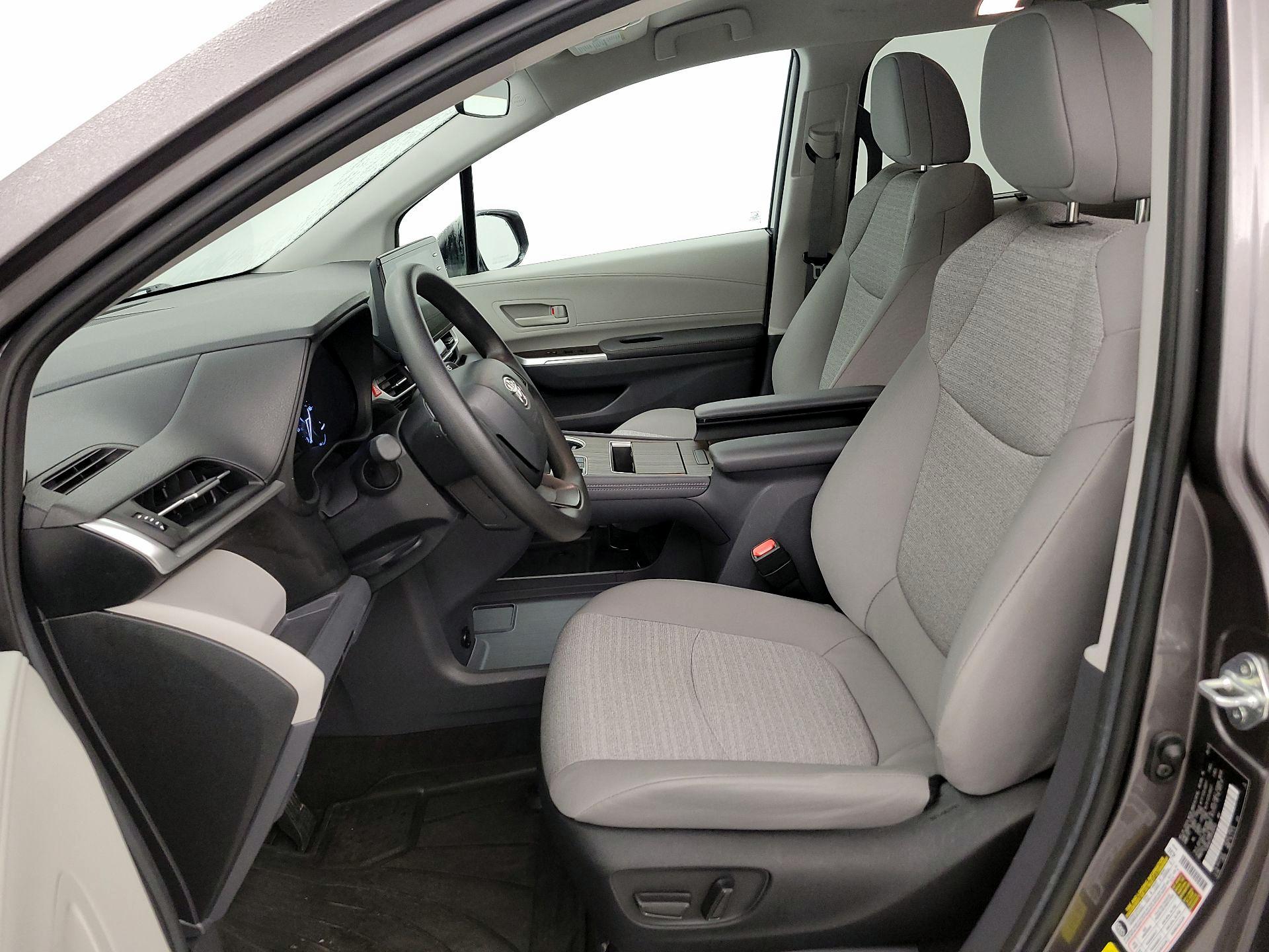 Thumbnail: 2023 Toyota Sienna - 11