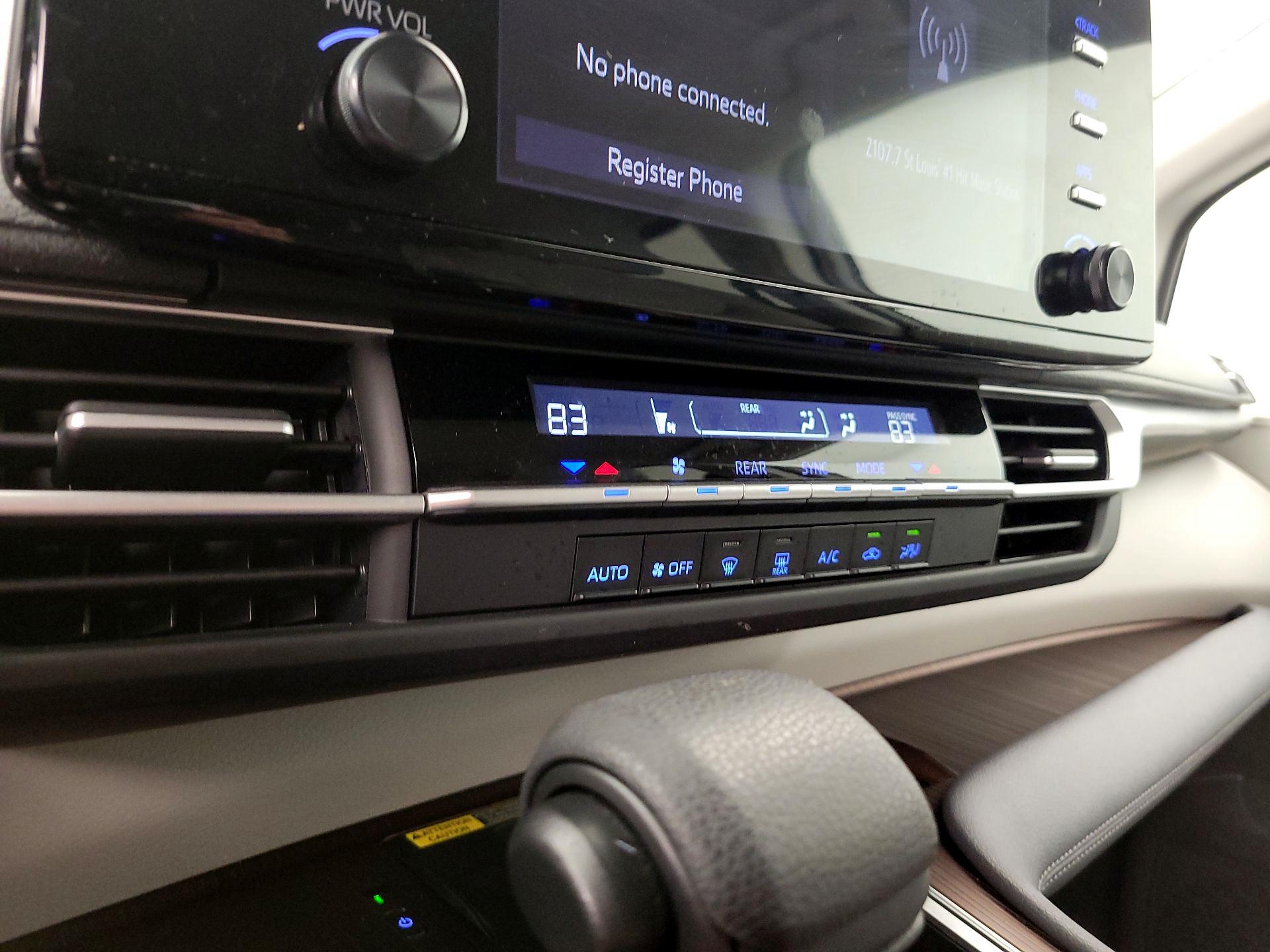 Thumbnail: 2023 Toyota Sienna - 16