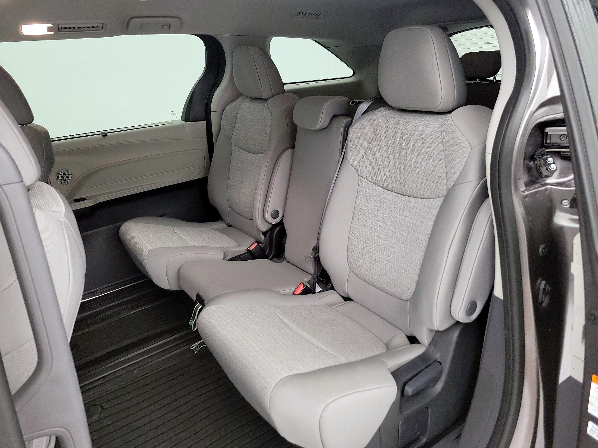Thumbnail: 2023 Toyota Sienna - 19