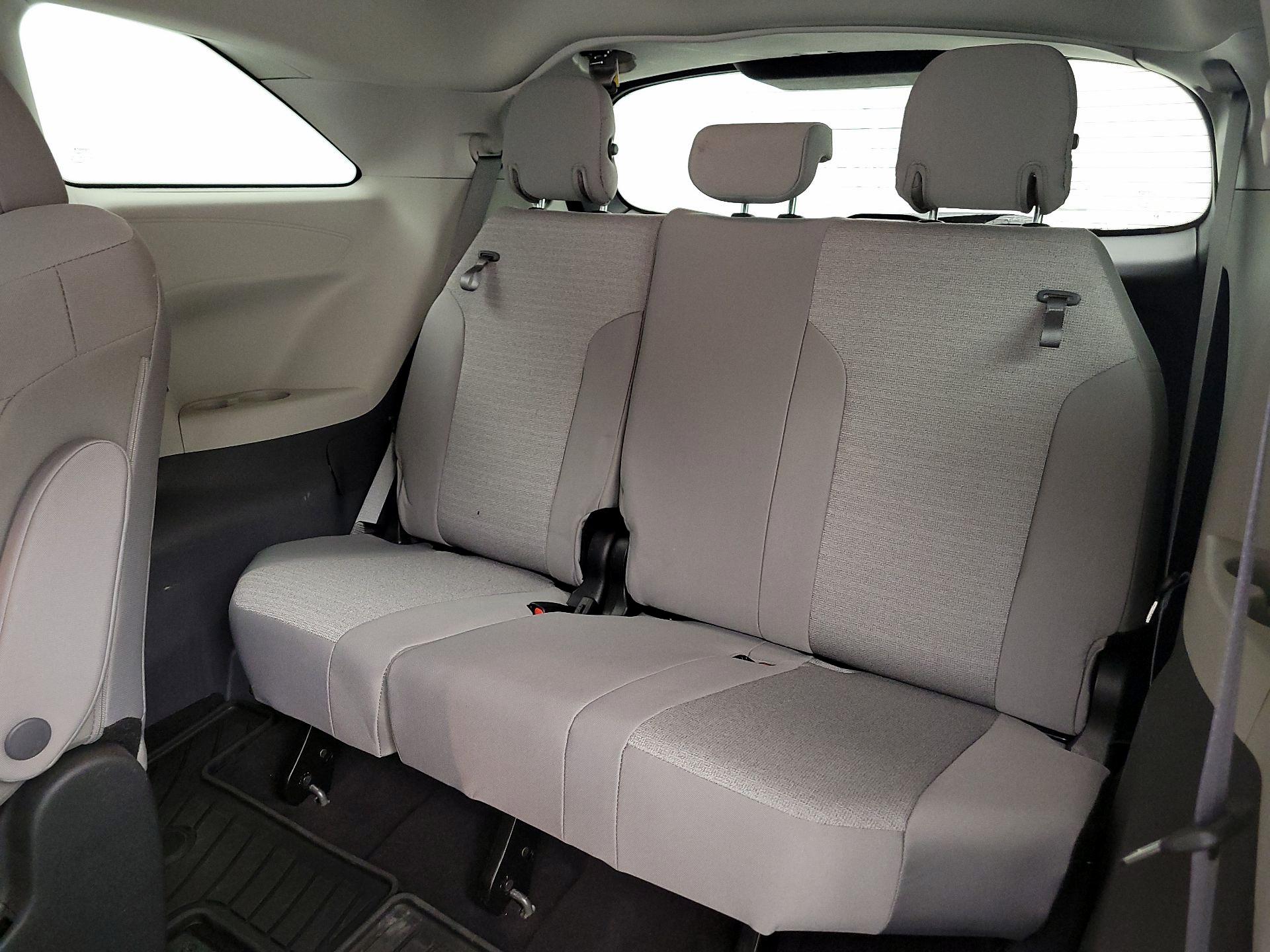 Thumbnail: 2023 Toyota Sienna - 20