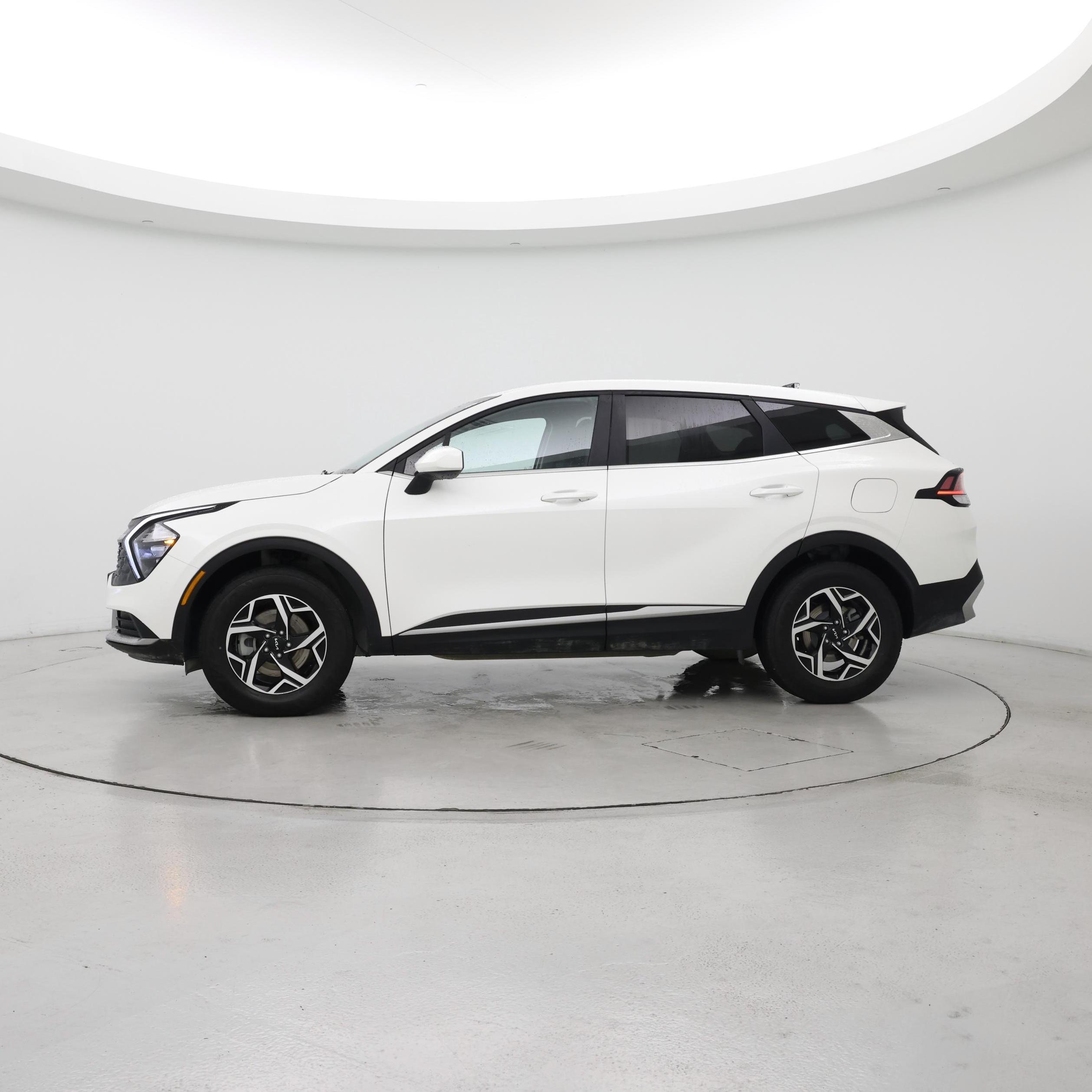 Thumbnail: 2023 Kia Sportage - 3