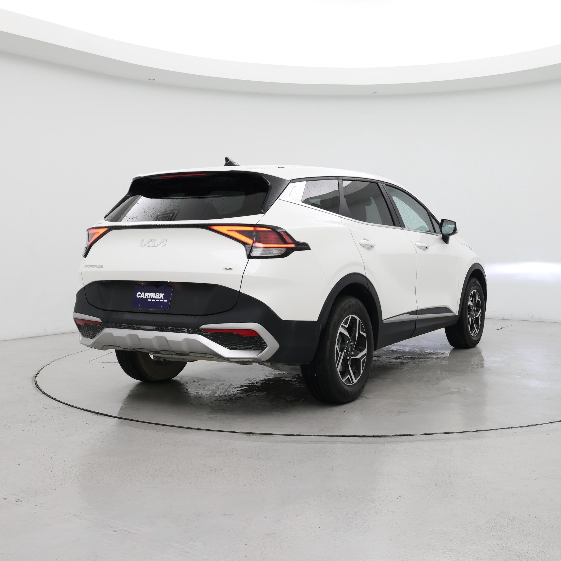 Thumbnail: 2023 Kia Sportage - 8