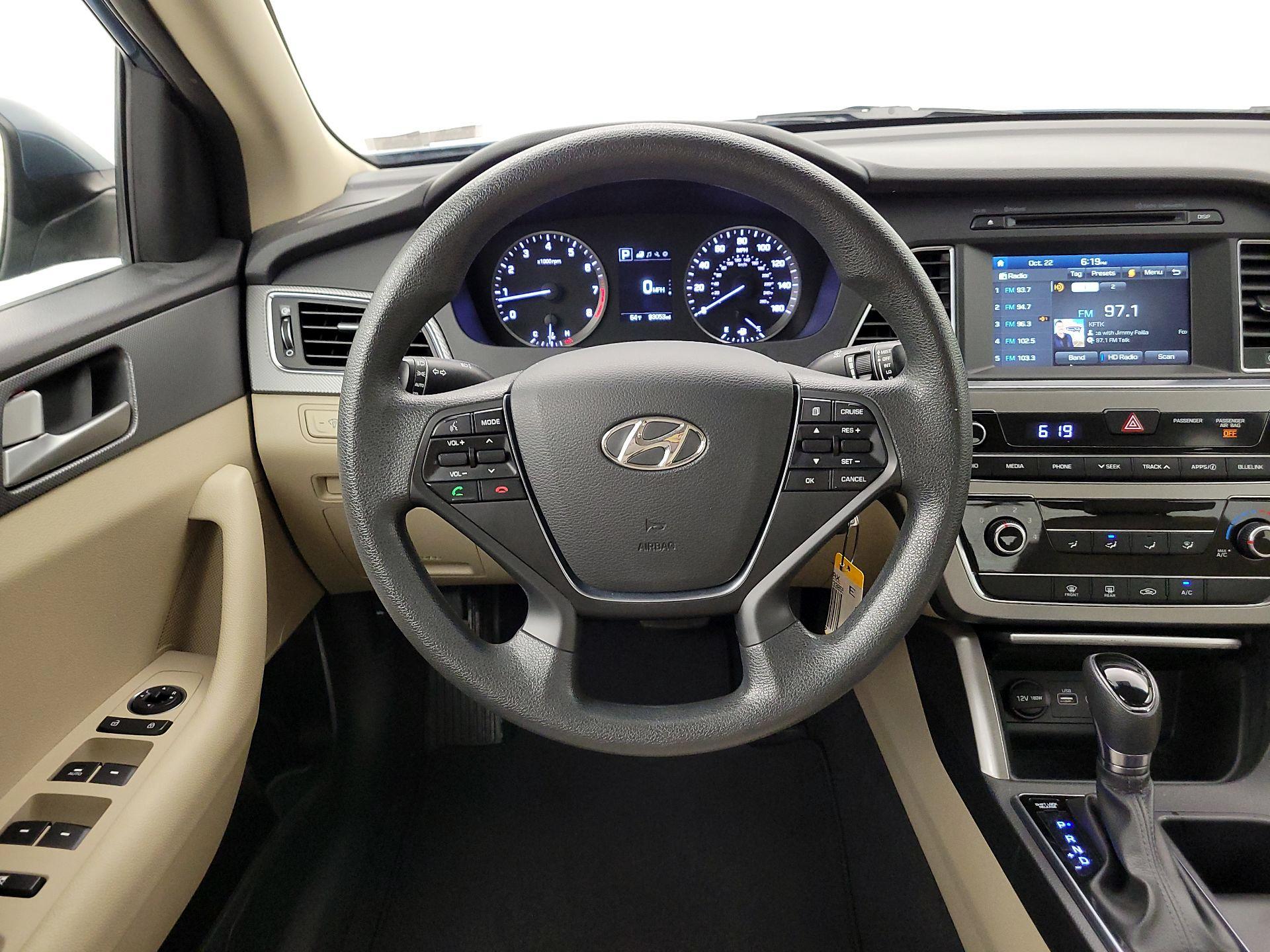 Thumbnail: 2016 Hyundai Sonata - 10