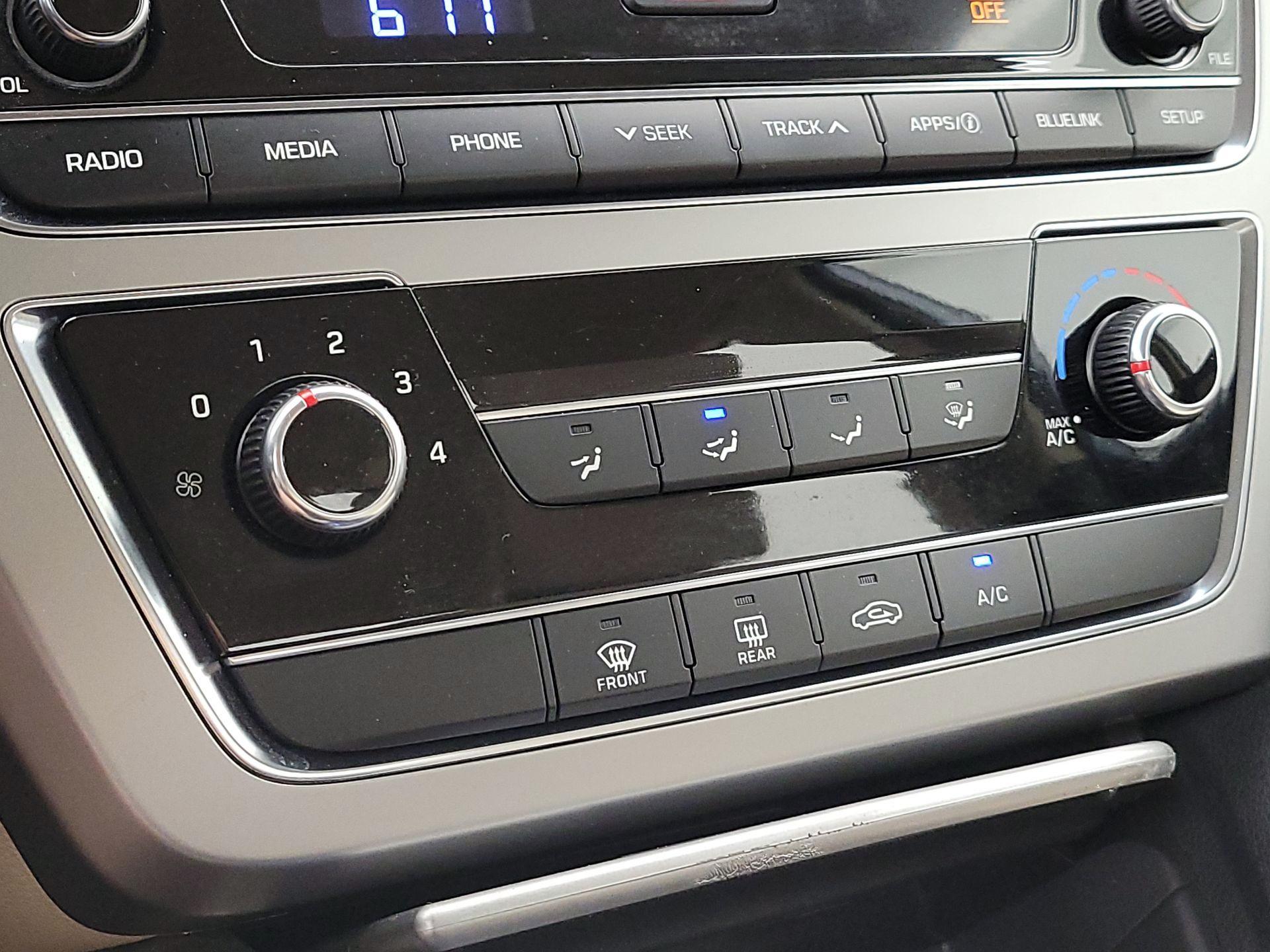 Thumbnail: 2016 Hyundai Sonata - 16