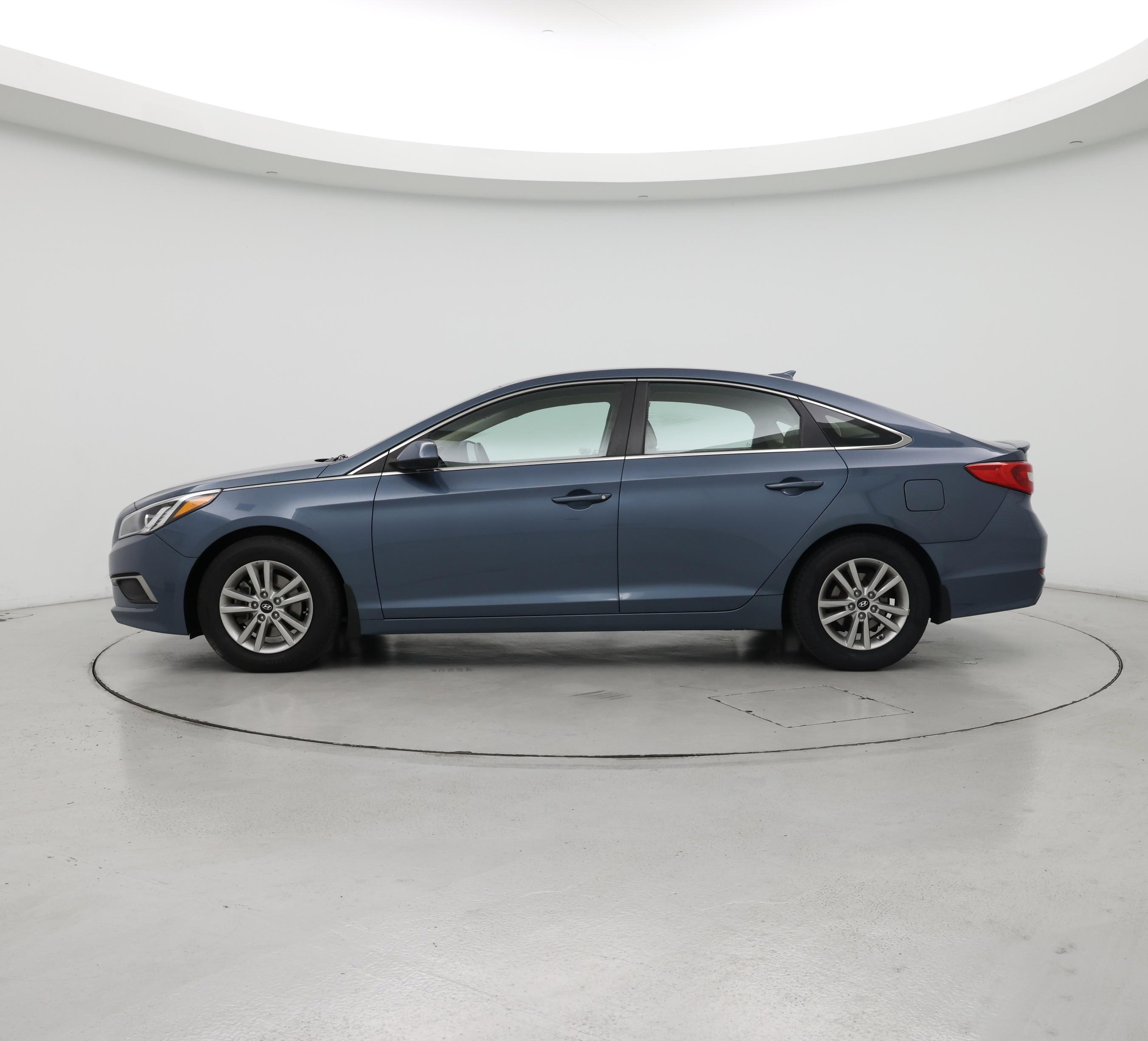 Thumbnail: 2016 Hyundai Sonata - 3