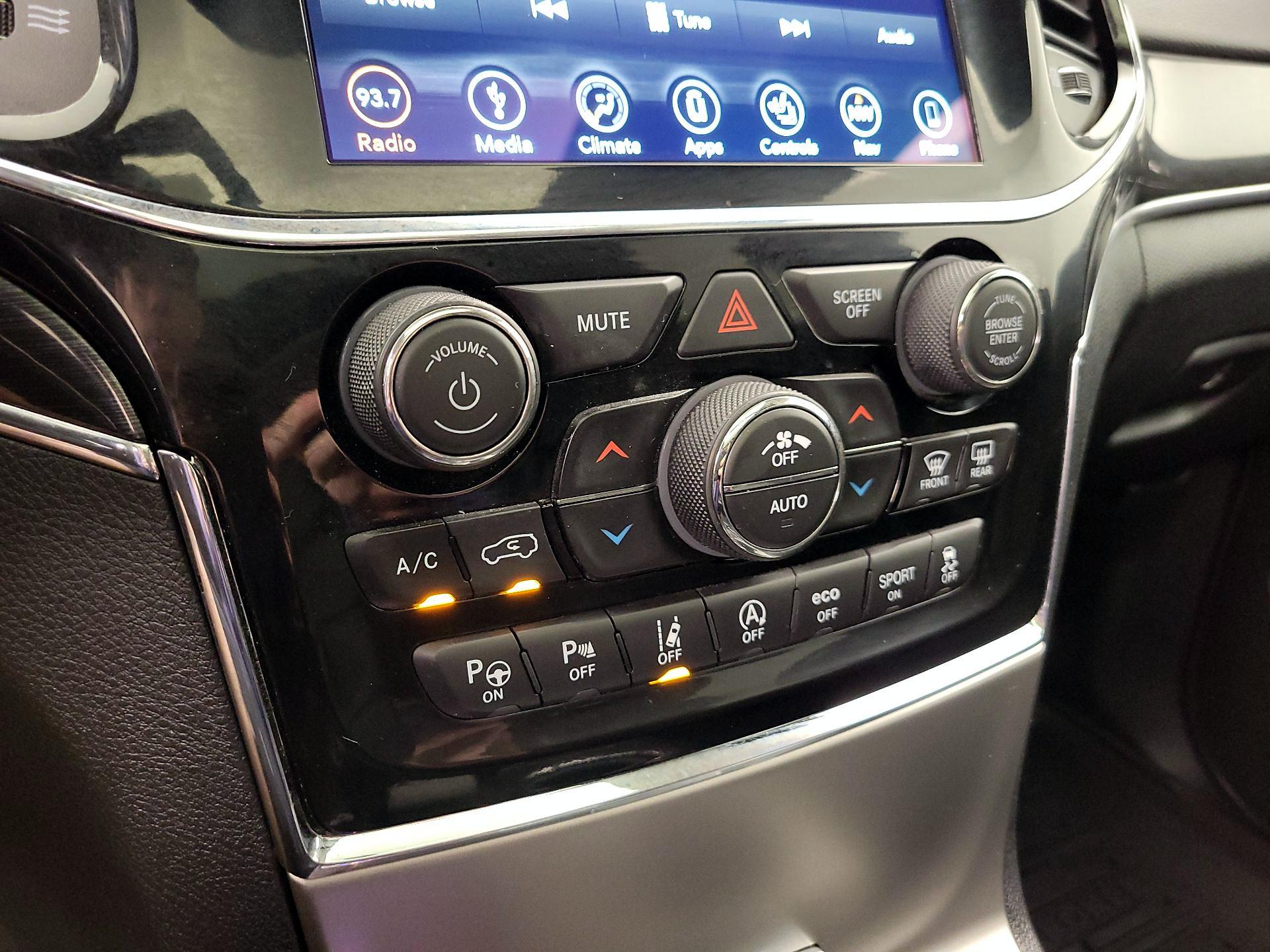 Thumbnail: 2019 Jeep Grand Cherokee - 17