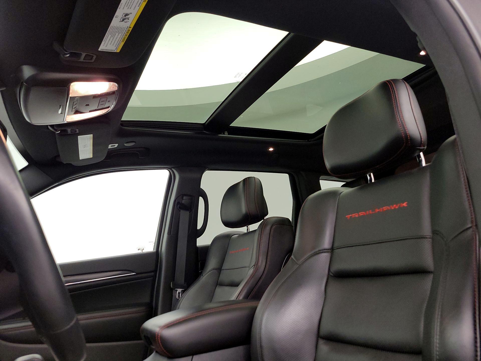 Thumbnail: 2019 Jeep Grand Cherokee - 20