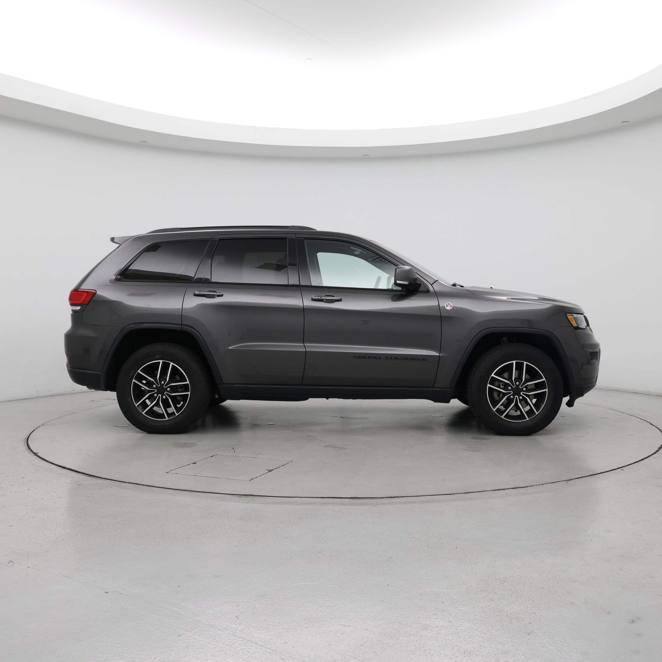 Thumbnail: 2019 Jeep Grand Cherokee - 7