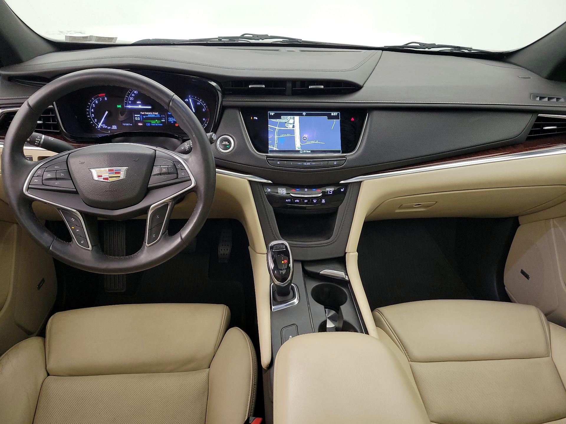 Thumbnail: 2017 Cadillac XT5 - 9
