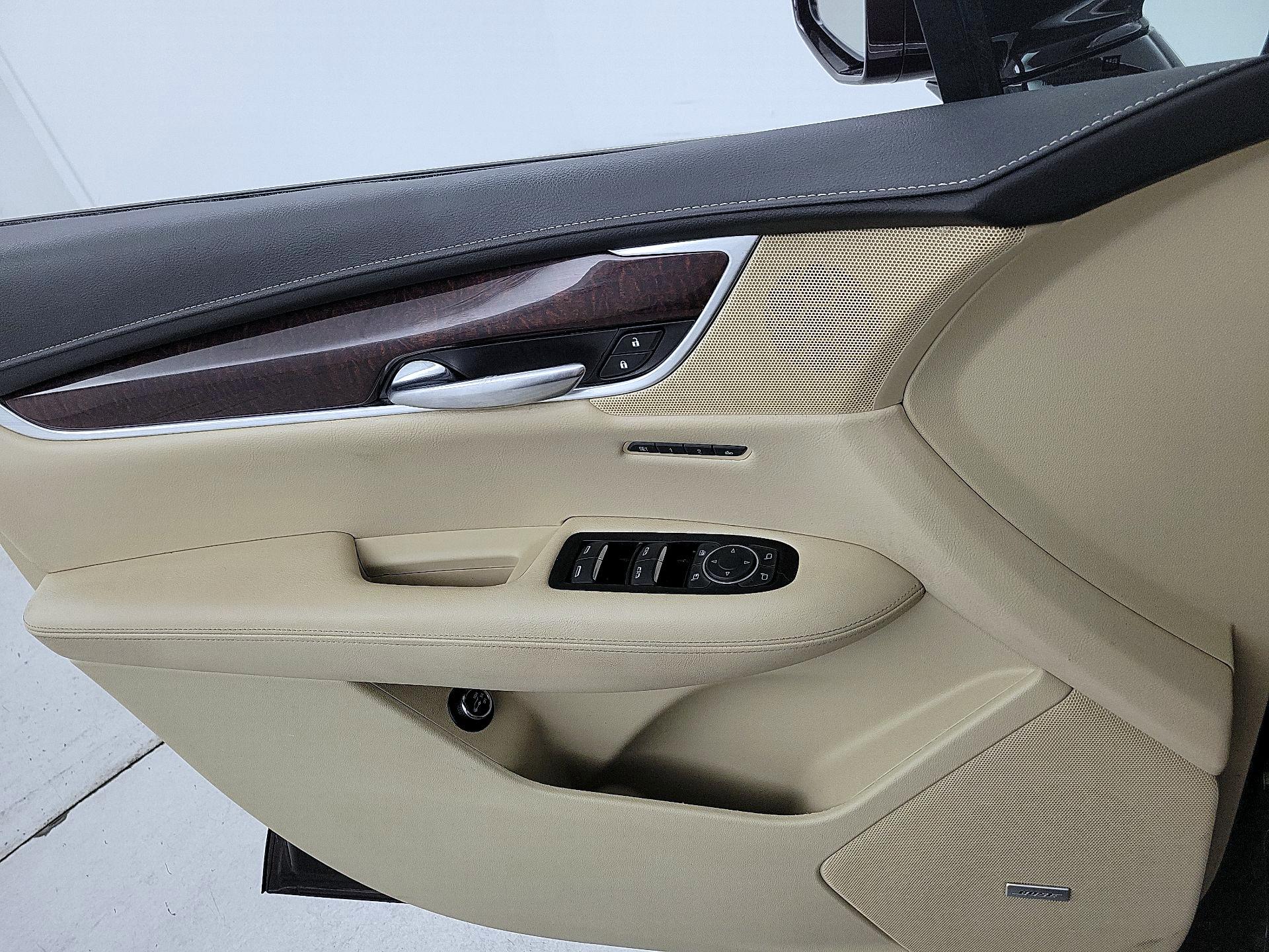 Thumbnail: 2017 Cadillac XT5 - 12