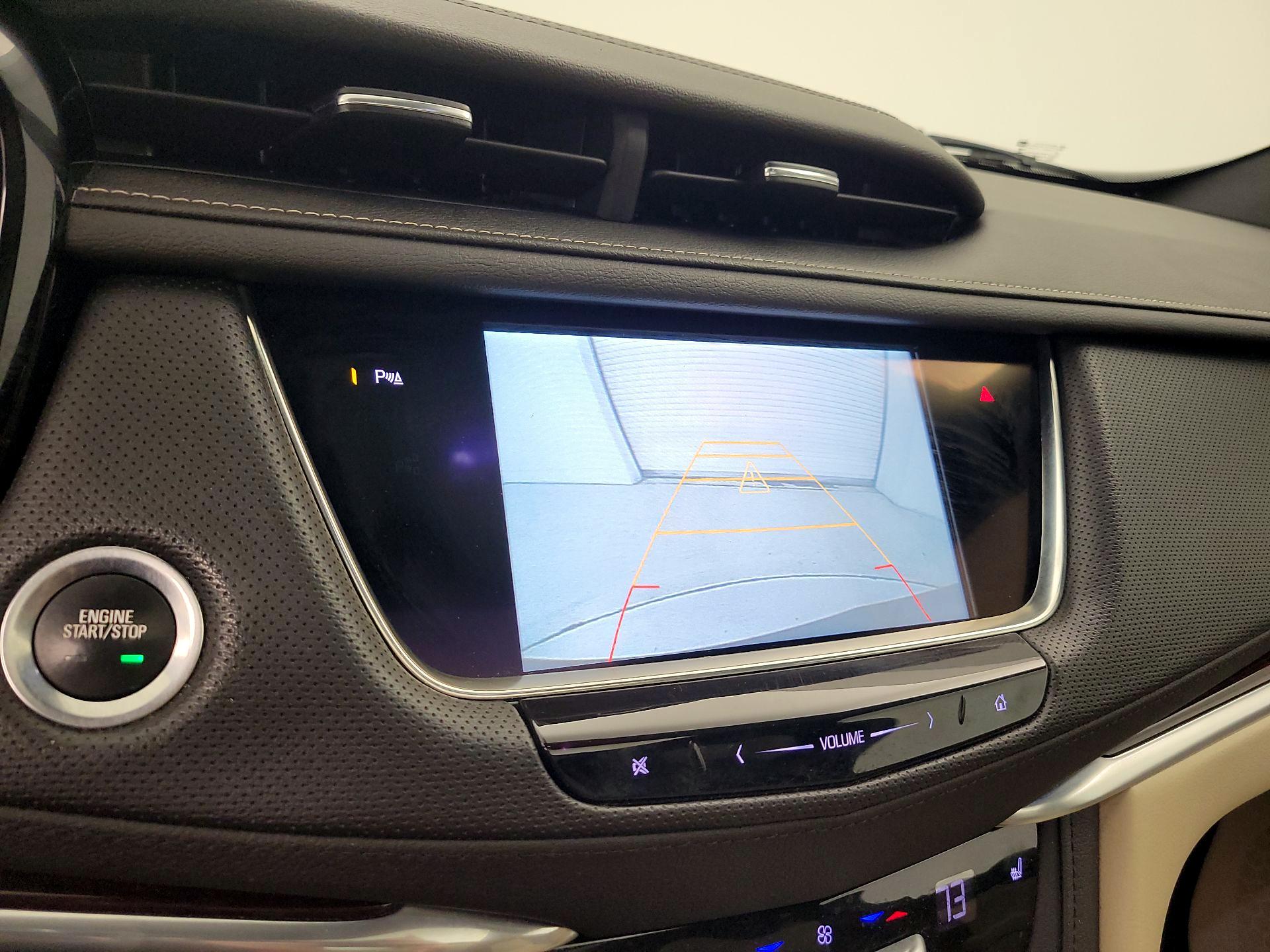 Thumbnail: 2017 Cadillac XT5 - 15