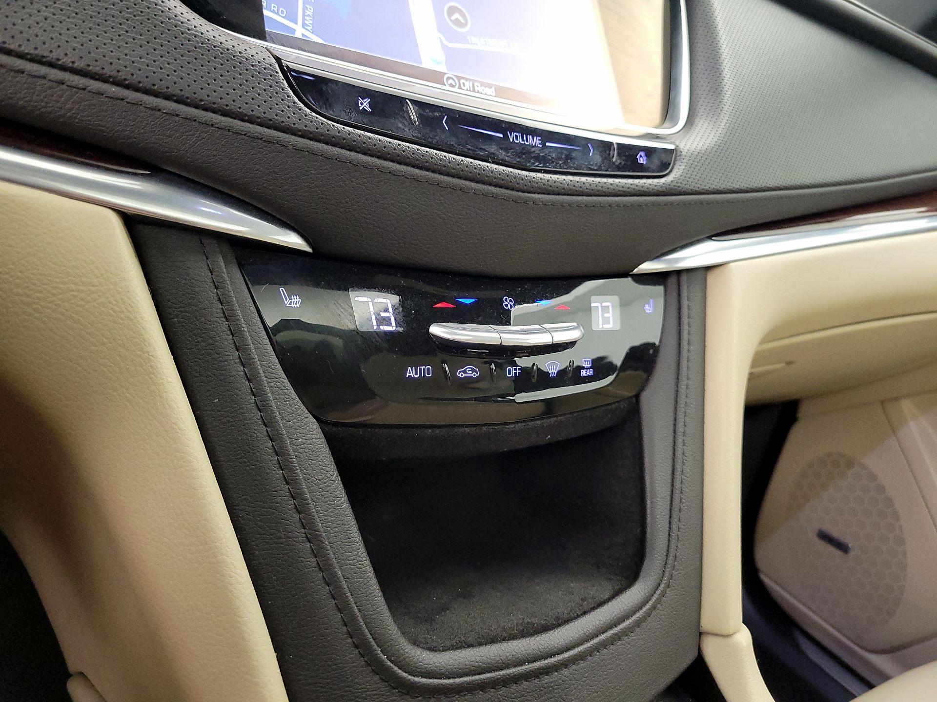 Thumbnail: 2017 Cadillac XT5 - 17