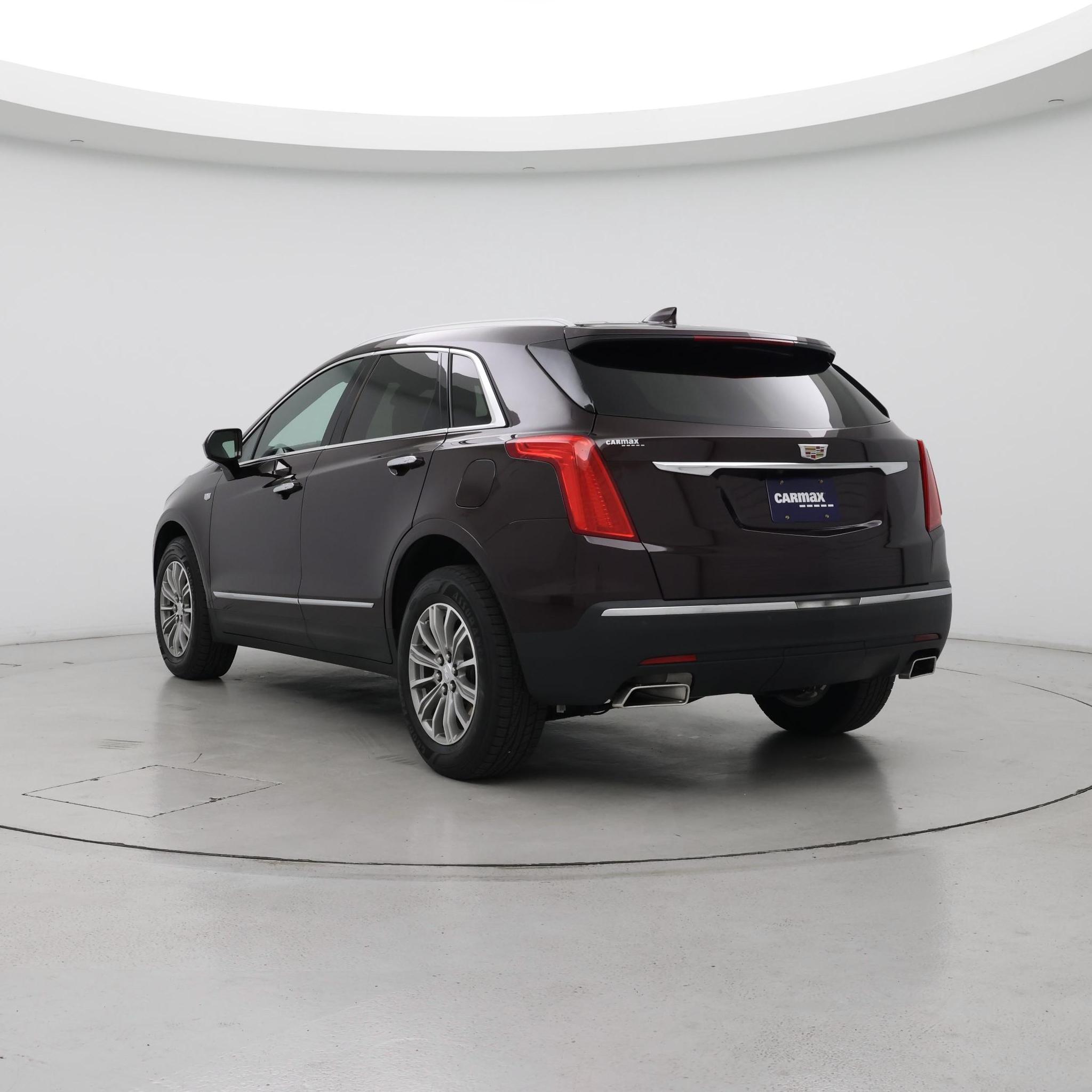Thumbnail: 2017 Cadillac XT5 - 2